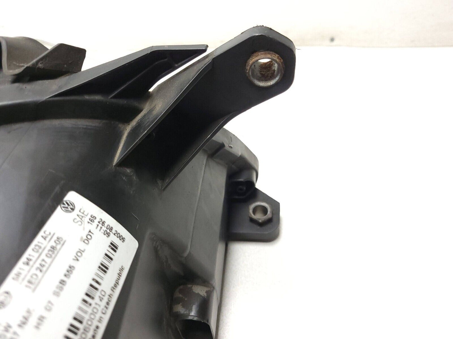 09 - 11 VW Tiguan Headlight Left & Right Pair OEM