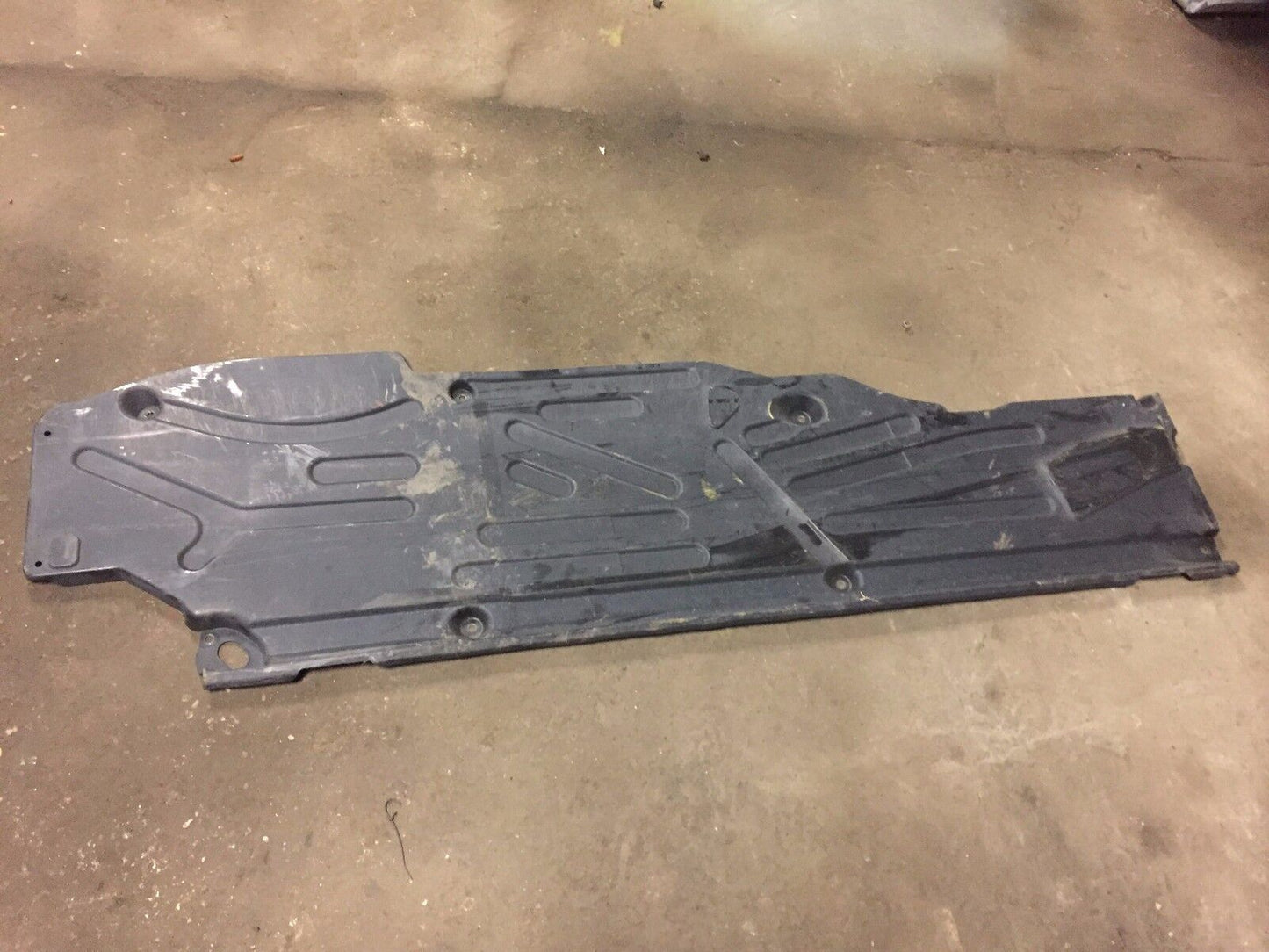 03 04 05 06 0mercedes W203 C203 Driver Left Lower Engine Motor Splash Shield OEM