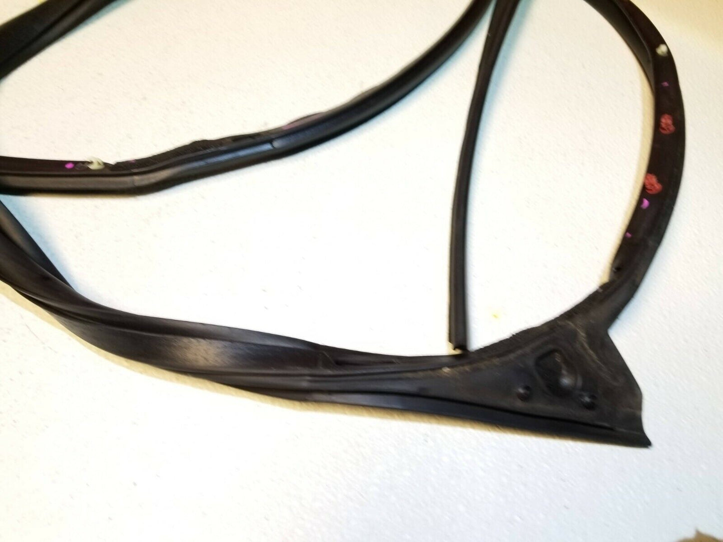 12 13 14 15 16 17 Chrysler 300 Rear Right Passenger Door Weatherstrip Seal OEM