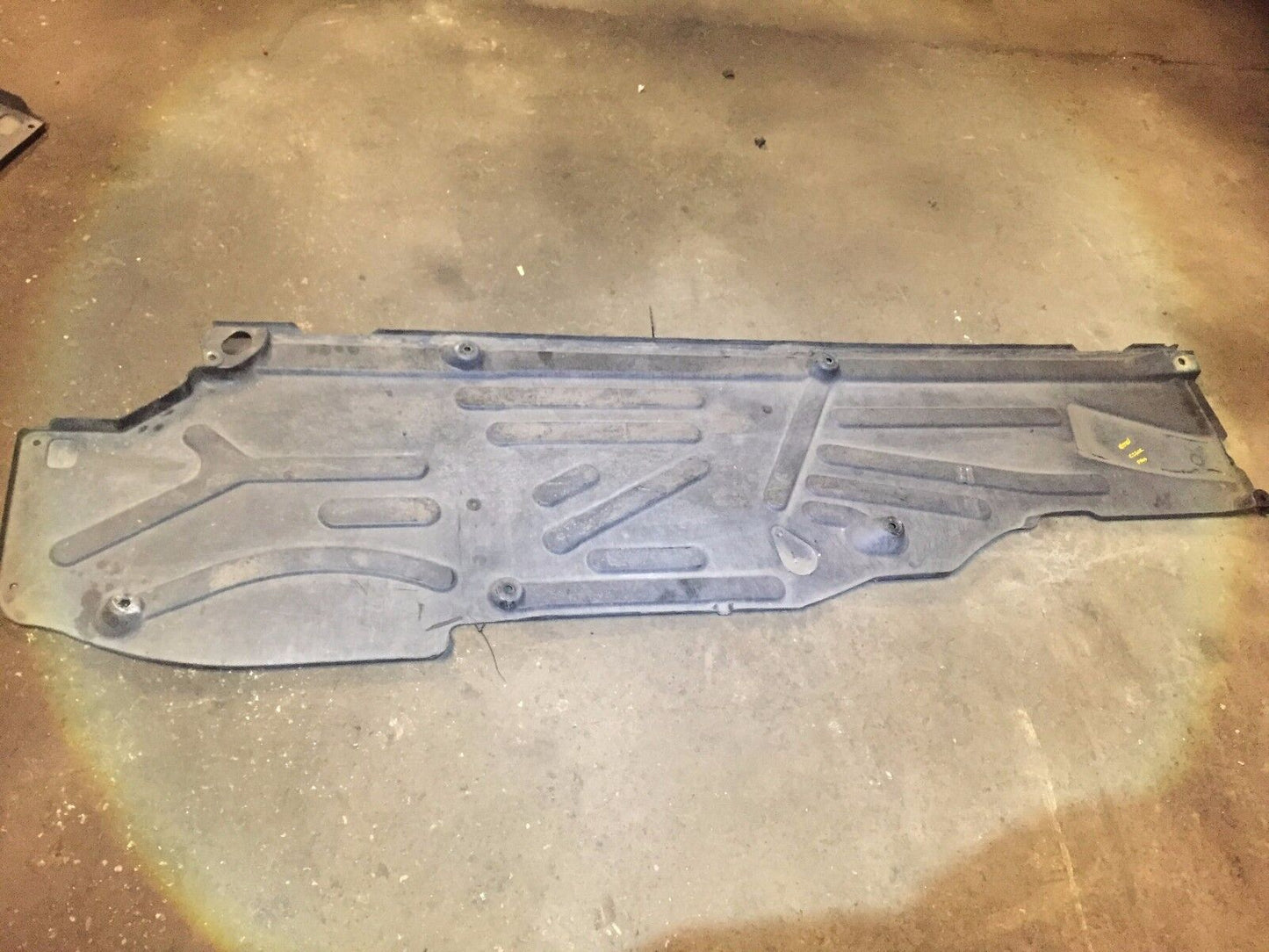 03 04 05 06 0mercedes W203 C203 Driver Left Lower Engine Motor Splash Shield OEM