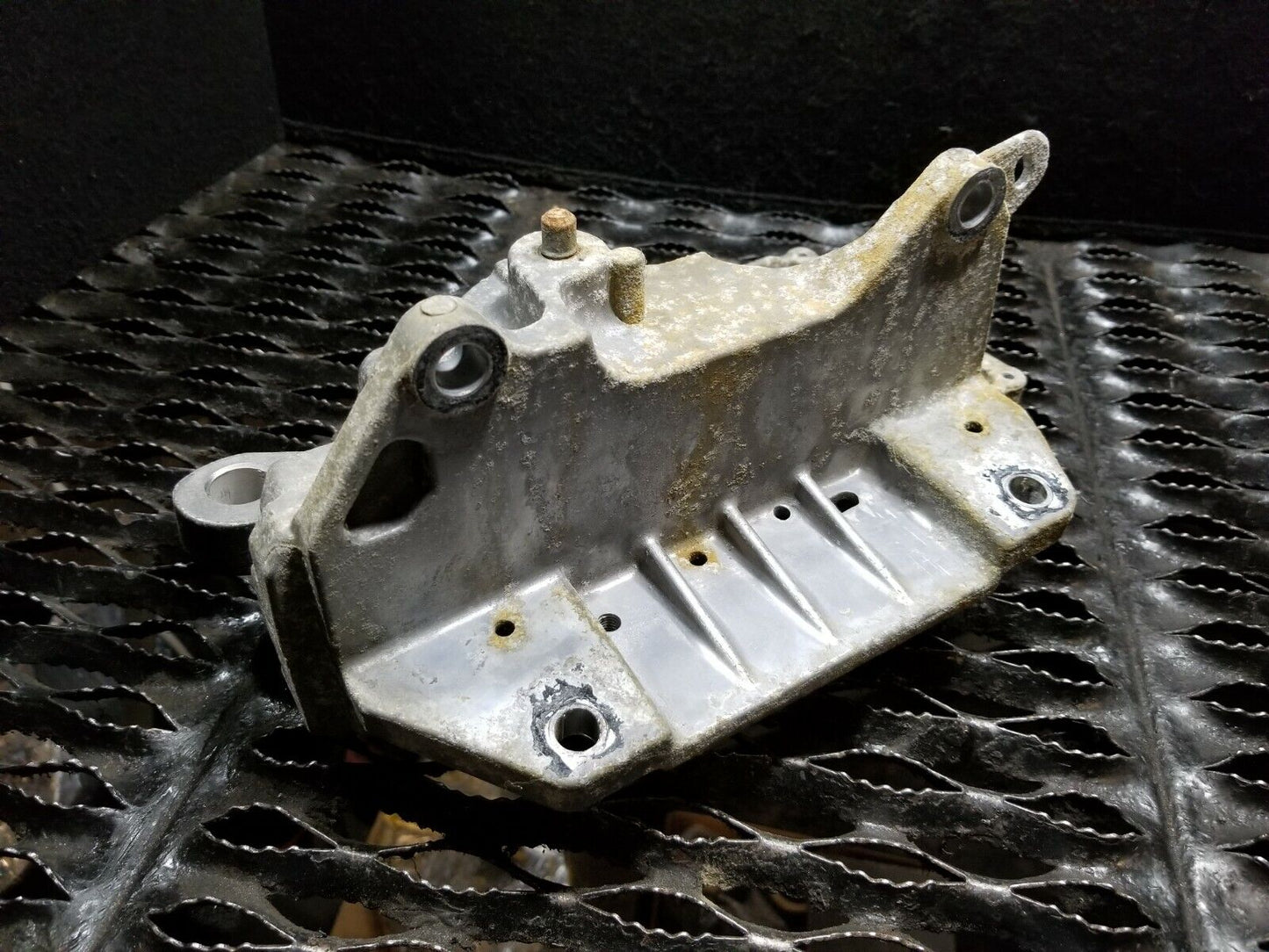 11 12 13 14 Nissan Juke Engine Mount Driver Side OEM