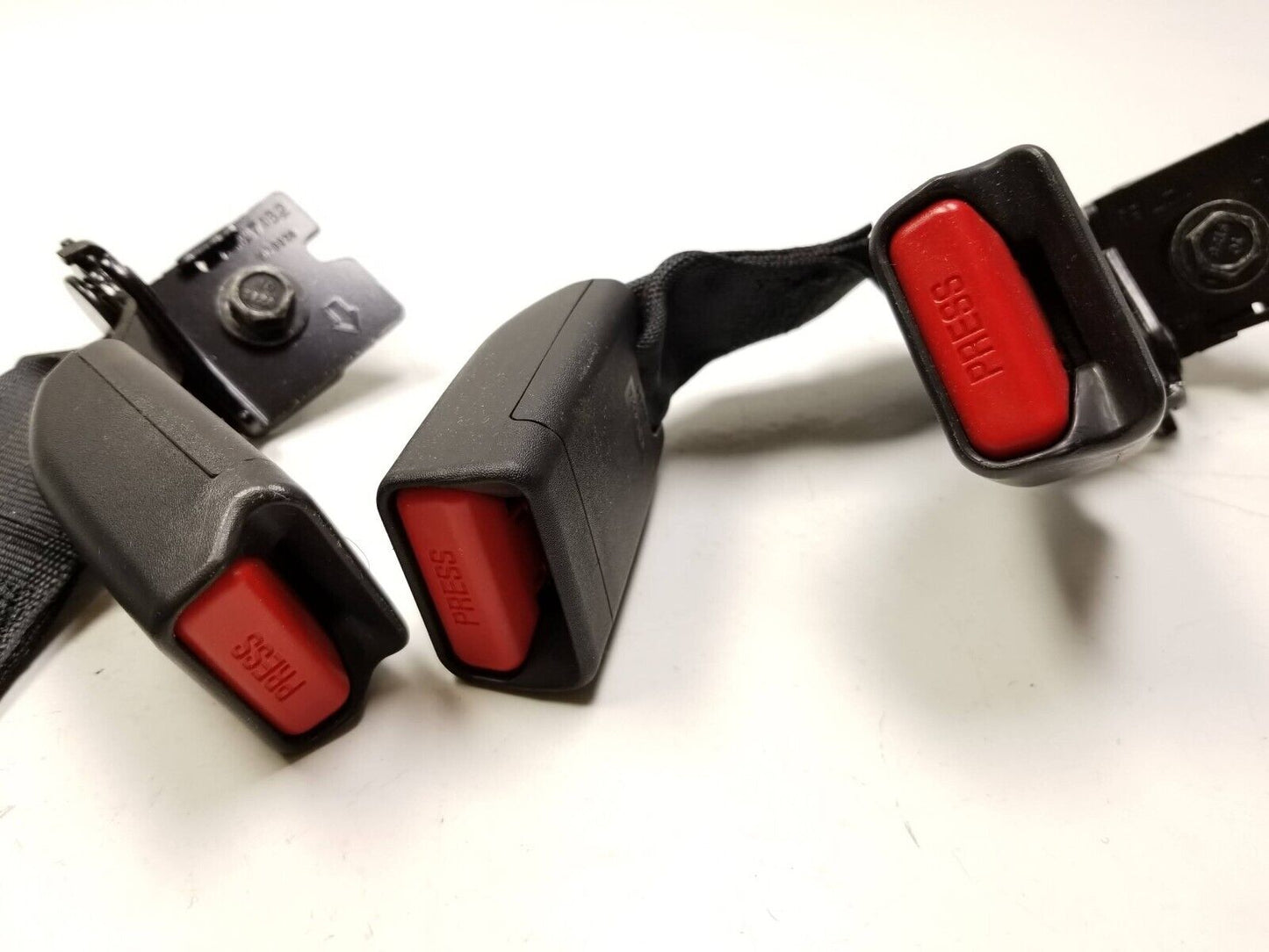 18-21 Hyundai Kona Rear Seat Belt Buckle OEM 29k Miles