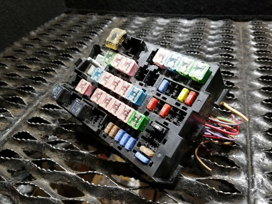 10 11 12 13 14 Ford Mustang 4.0l Fuse Box OEM