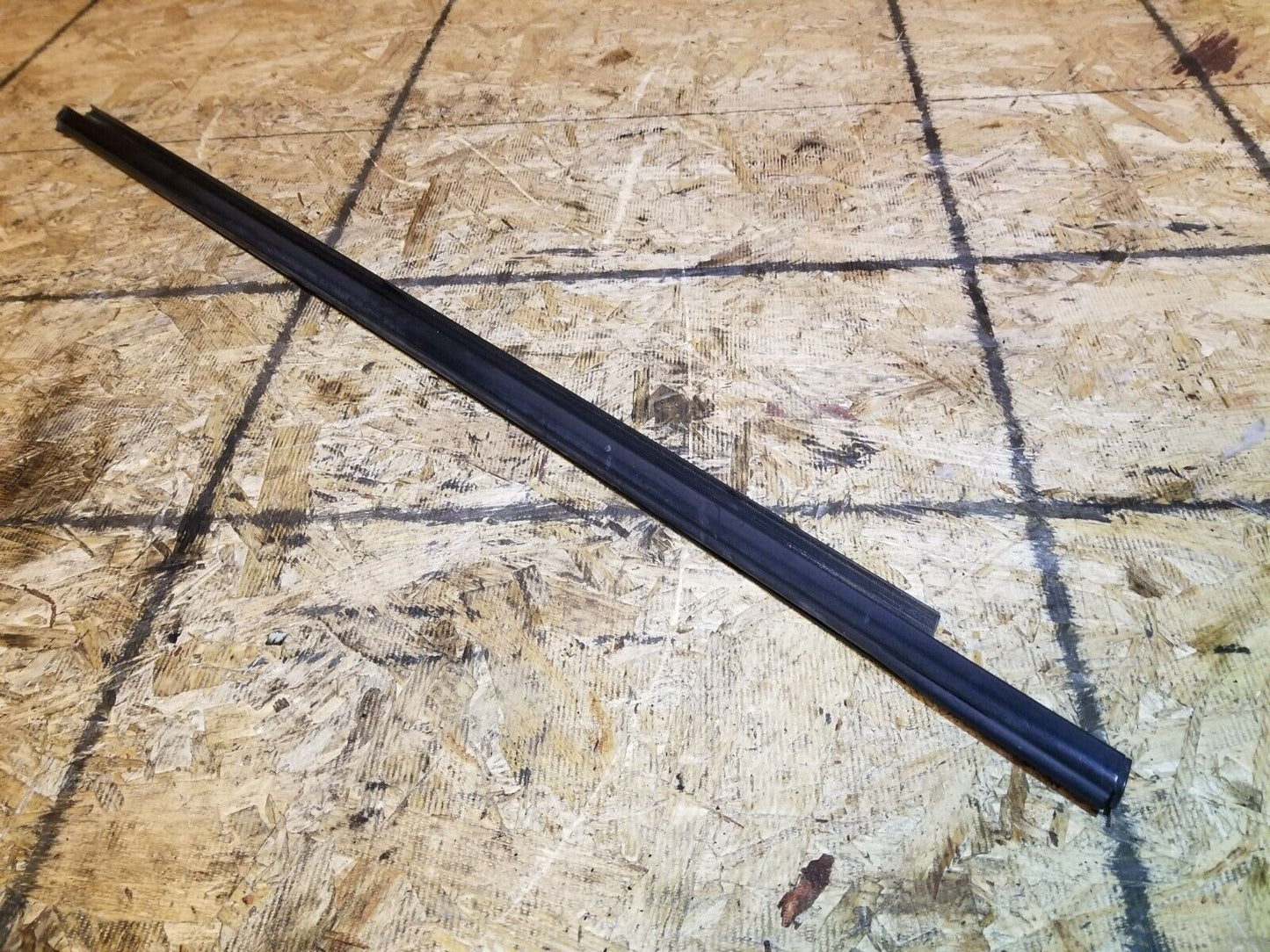 11 12 13 14 Dodge Avenger Front Right Pass Door Window Seal Belt Molding OEM