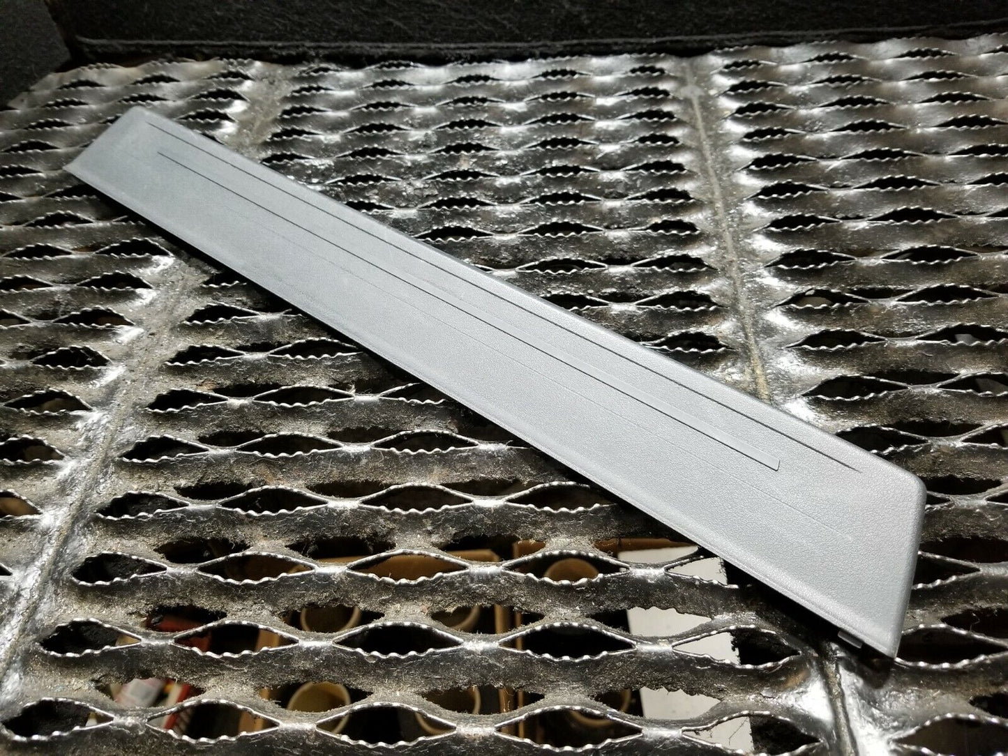 10 11 12 13 14 Subaru Legacy Front Left Driver Door Sill Scuff Plate OEM
