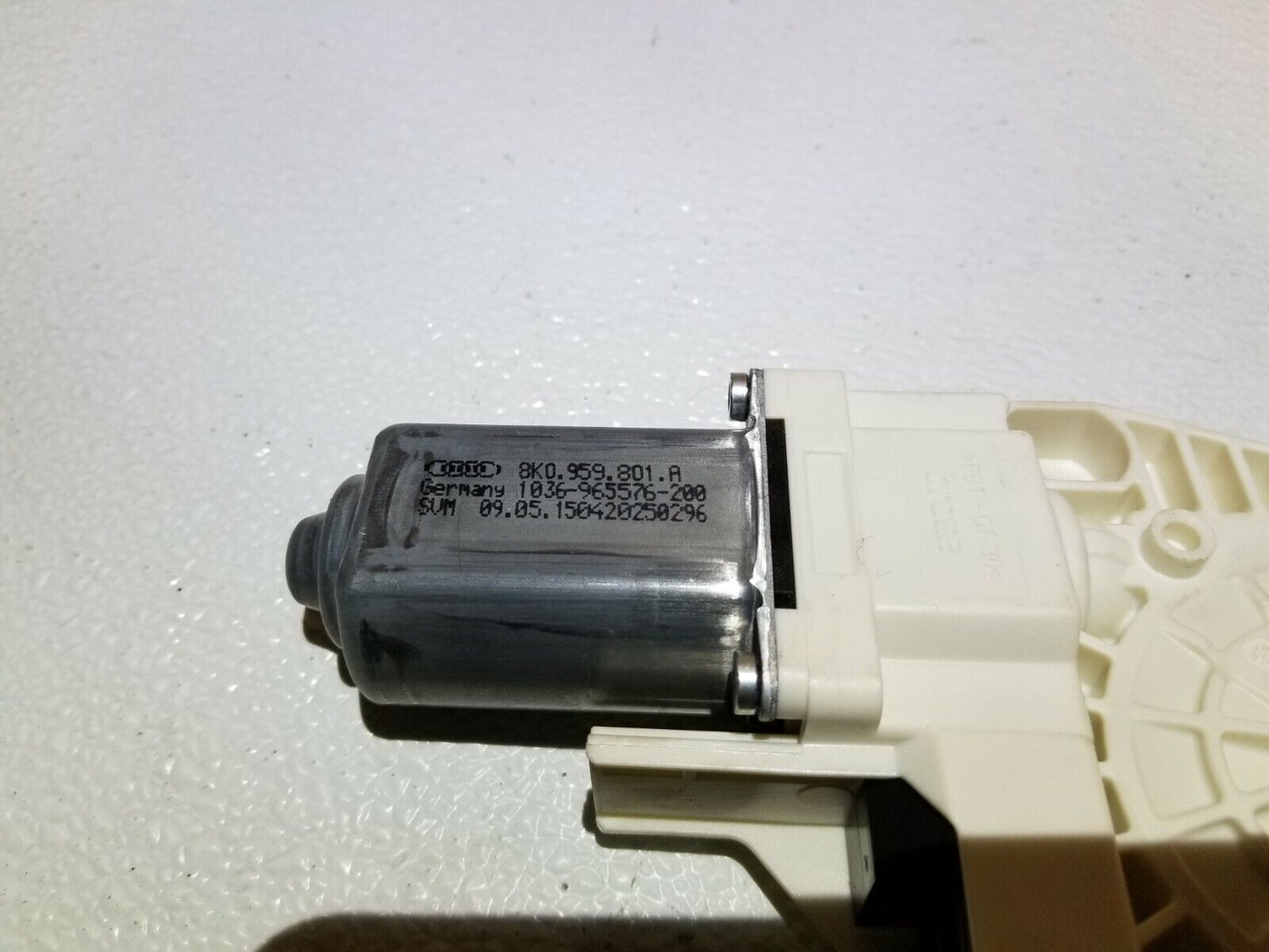 11 12 13 14 15  Audi Q7 Front Left Driver Side Door Window Motor OEM 87k Miles