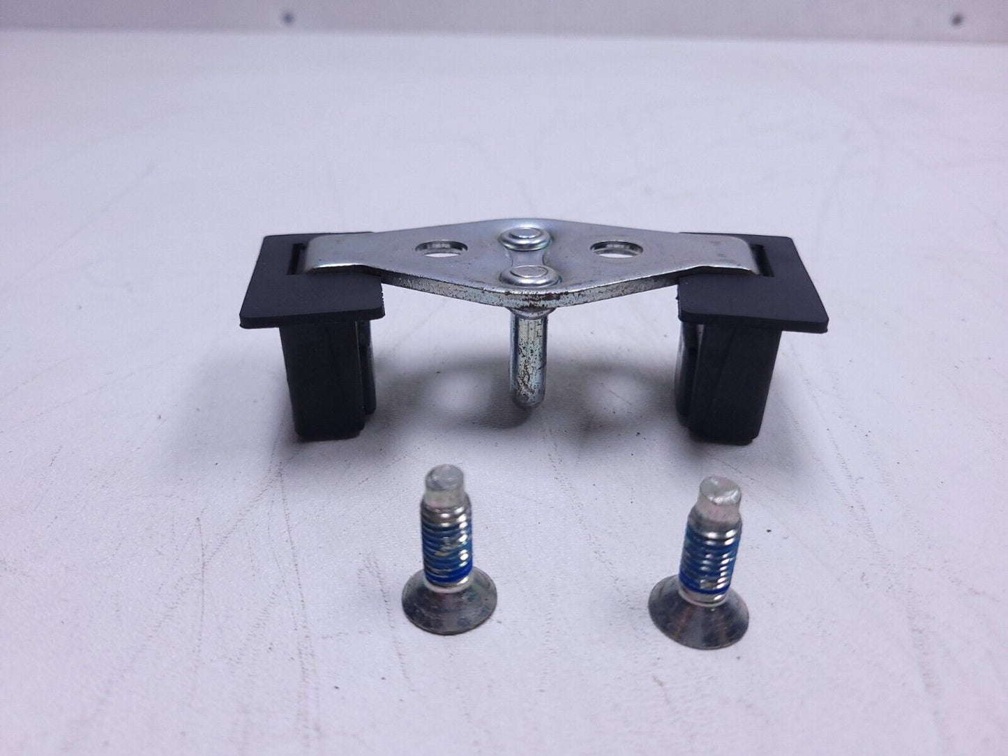 20 21 22 Hyundai Venue Trunk Lock Latch Striker OEM