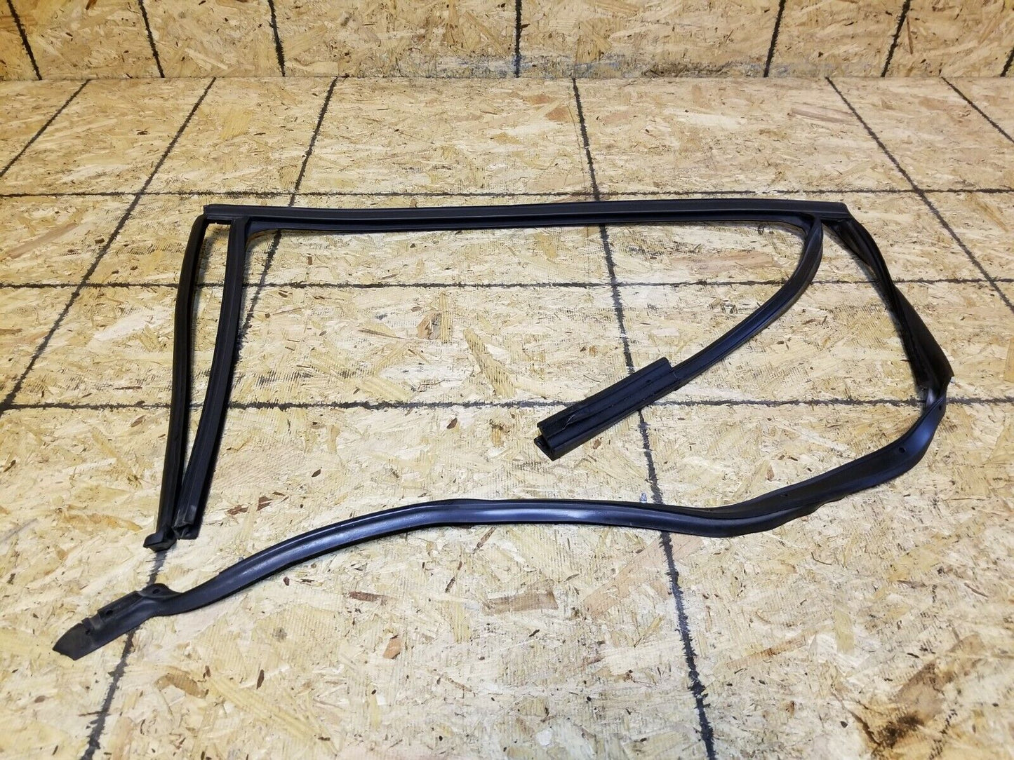 02 03 04 VW Passat Sedan B5 Rear Left Driver Door Window Weatherstrip Seal OEM