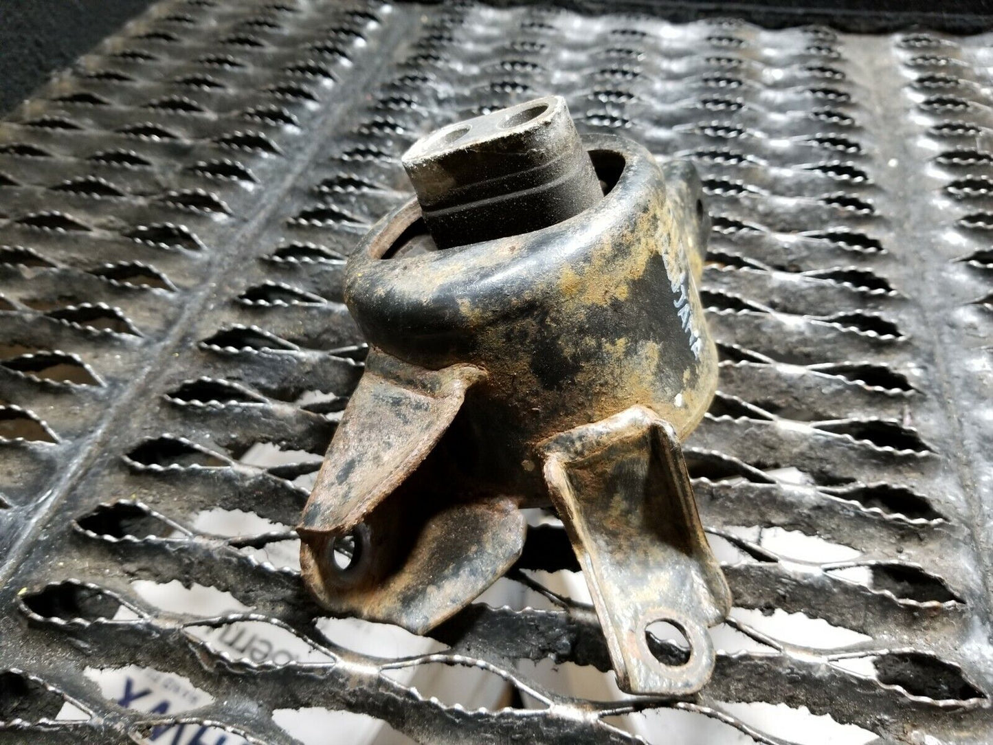 12 13 14 15 16 Hyundai Veloster Engine Motor Mounr Left Driver Side OEM