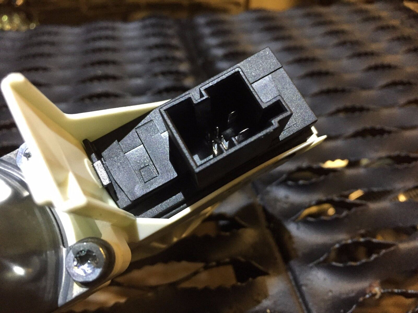 05 06 07 08 Audi A6 C6 Front Right Passenger Side Power Window Motor OEM