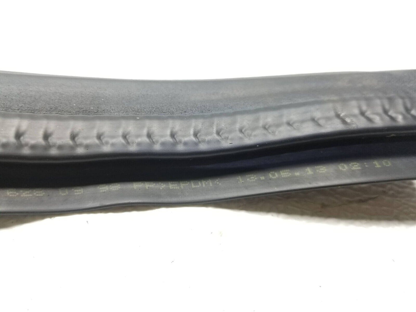 12 13 14 Mercedes-benz C300 Under Hood Cowl Panel Center Weatherstrip Seal  OEM