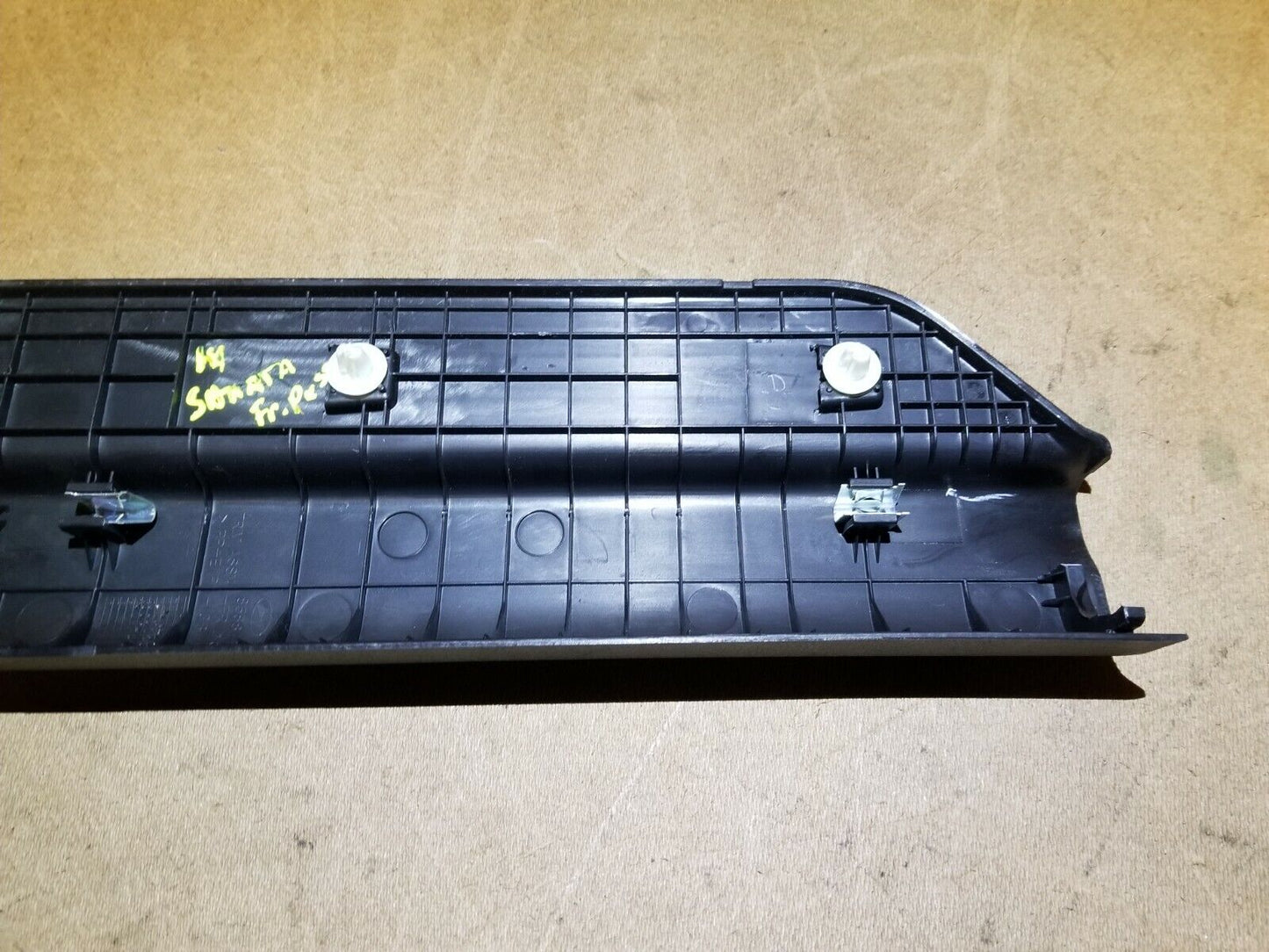 10 11 12 13 14 Hyundai Sonata Front Right Pass Door Scuff Plate Trim OEM 55k