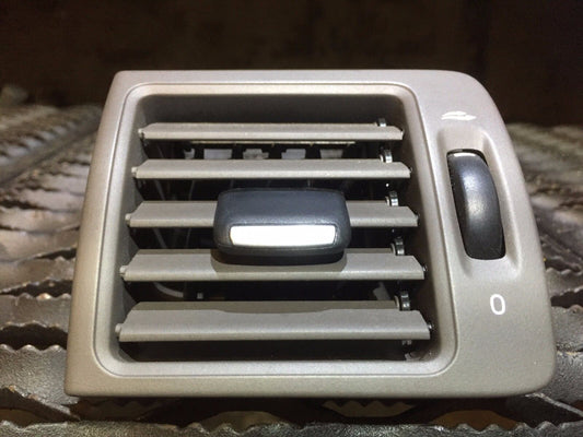 05 06 07 08 09 10 11 Volvo S40 Front Driver Side Dash AC Air Vent OEM