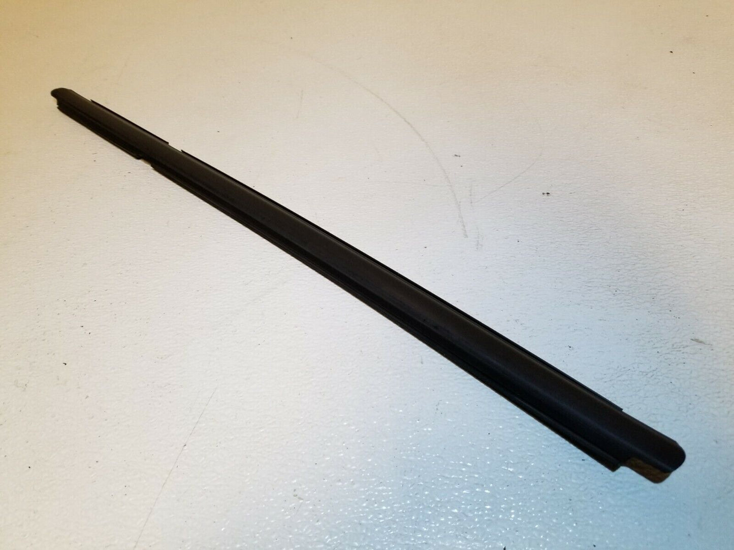 12 13 14 15 16 Jeep Patriot Rear Left Driver Door Window Belt Seal Molding OEM