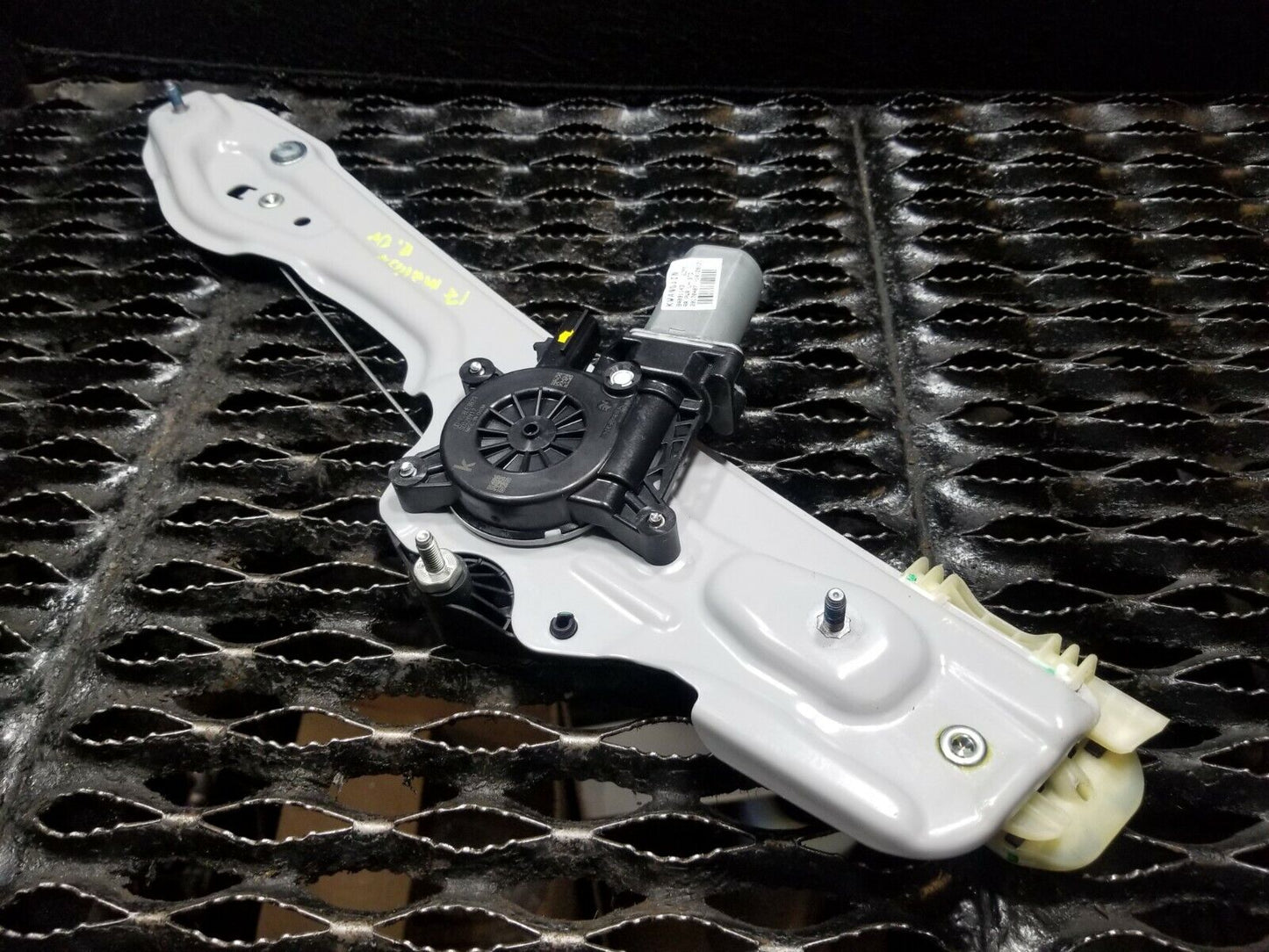 16 17 18 19 Chevrolet Malibu Rear Left Dr Side Window Regulator & Motor OEM 3k