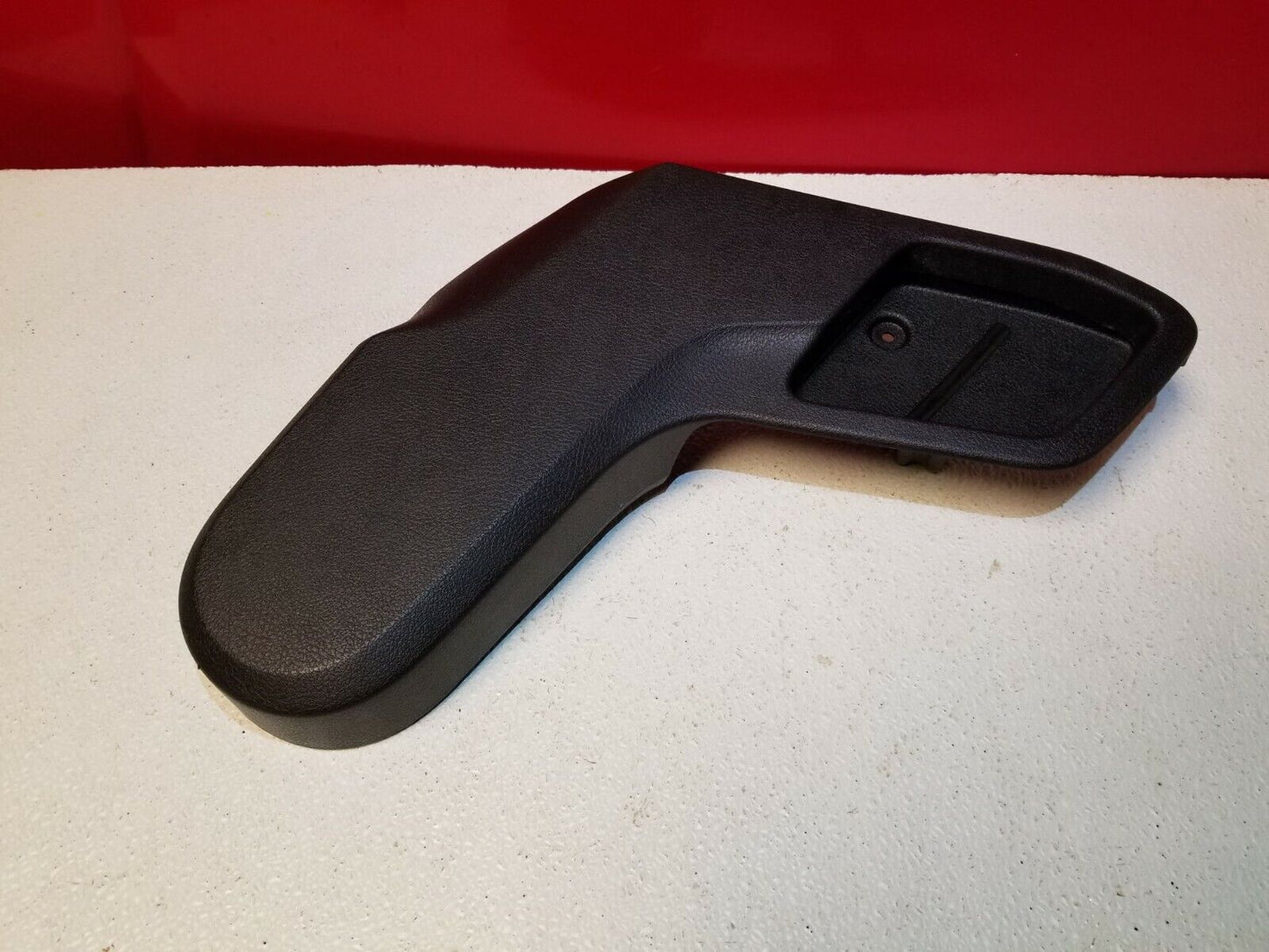 11 12 13 14 15  Audi Q7 Rear 2nd Row Seat Left Driver Side Hinge Cover OEM