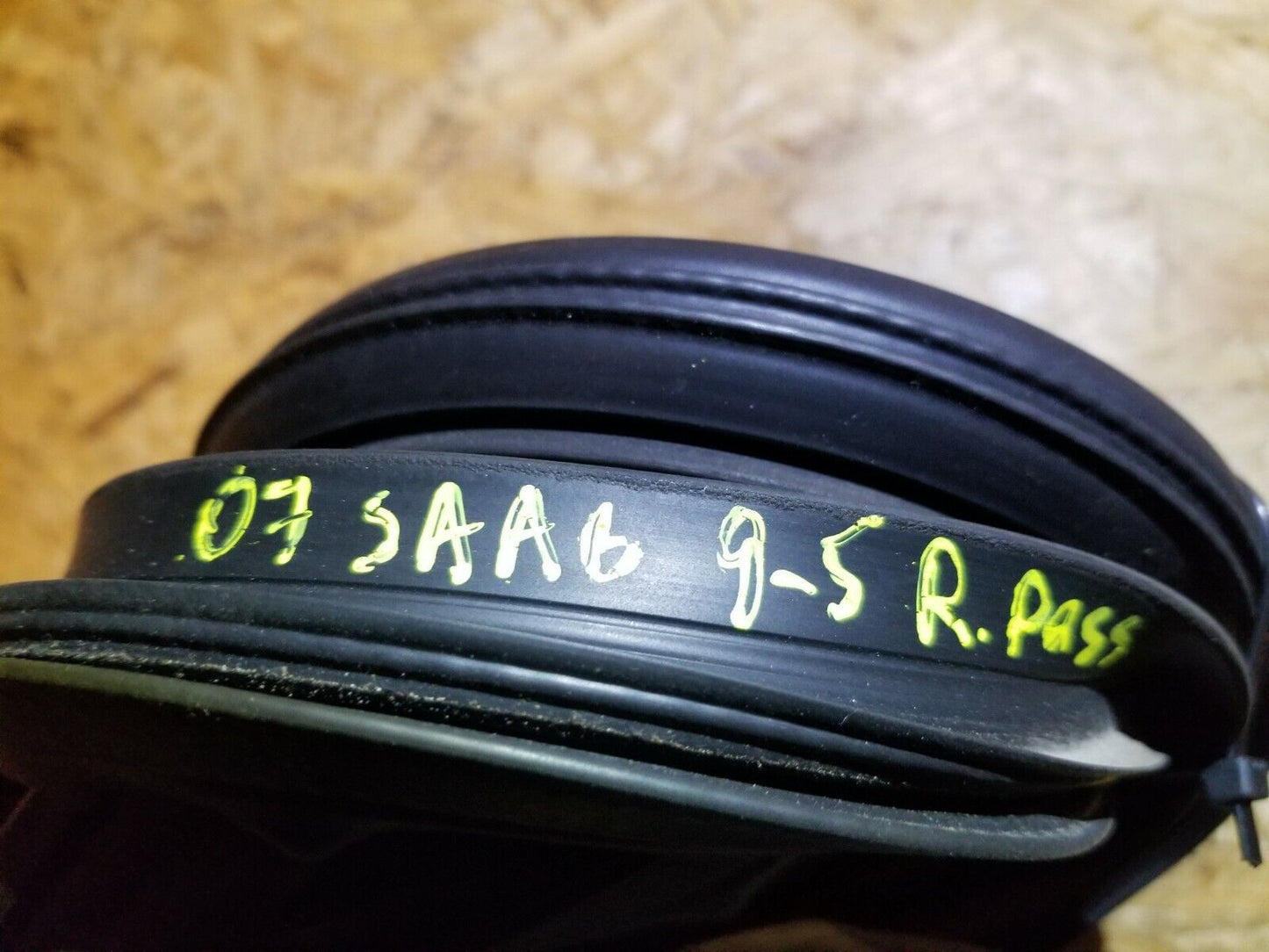 06 07 08 09 Saab 9-5 Aero Rear Right Passenger Door Weatherstrip Seal OEM