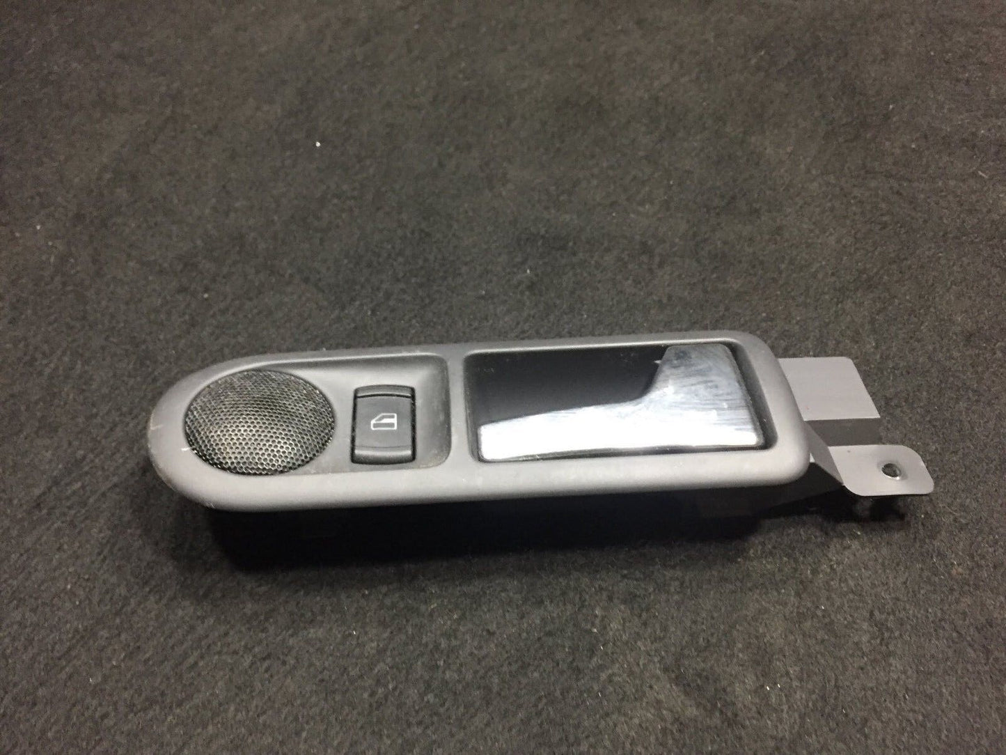 02 03 04 05 VW Passat Rear Passenger Door Handle With Window Switch OEM D23