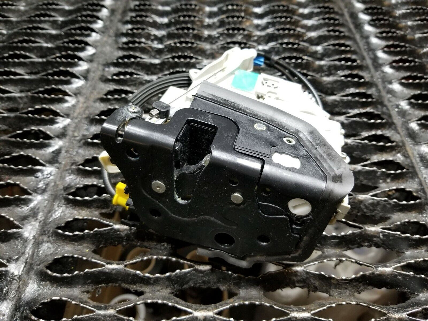 2013 2014 2015 2016 Audi A4 B8 Front Right Passenger Door Lock Actuator OEM