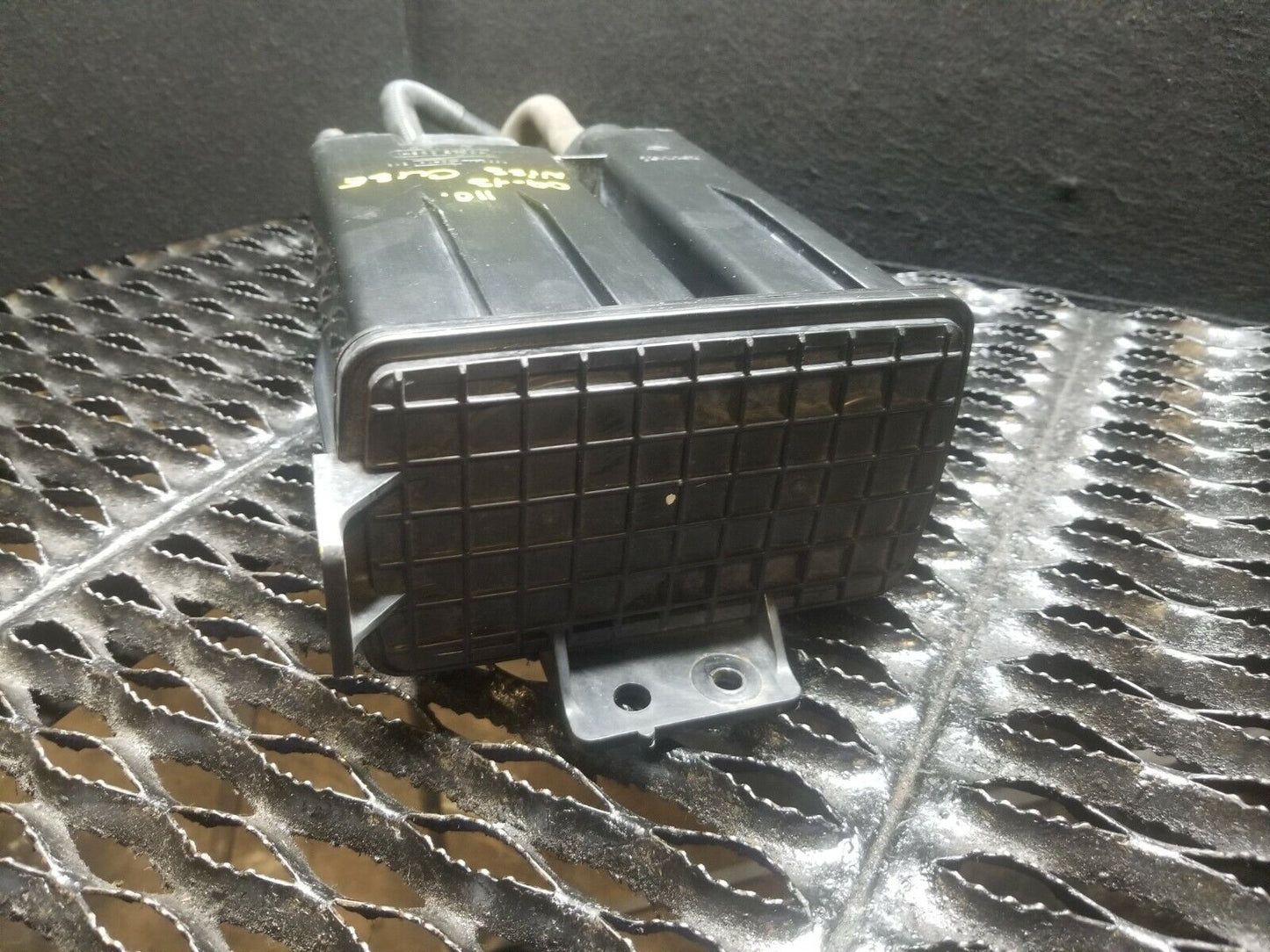 2009 2010 2011 2012 13 Nissan Cube Fuel Vapor Charcoal Canister 14950 Et000 OEM