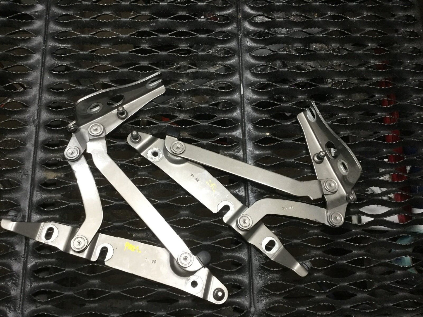 03 04 05 06 Audi A4 B6 Convertible Left & Right Trunk Hinge OEM Pair