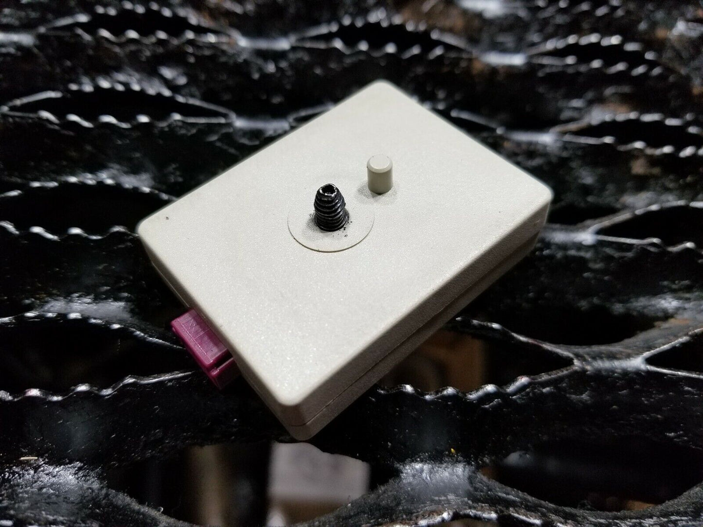 06 07 08 09 10 BMW 650i E63 Antenna Noise Suppression Filter OEM