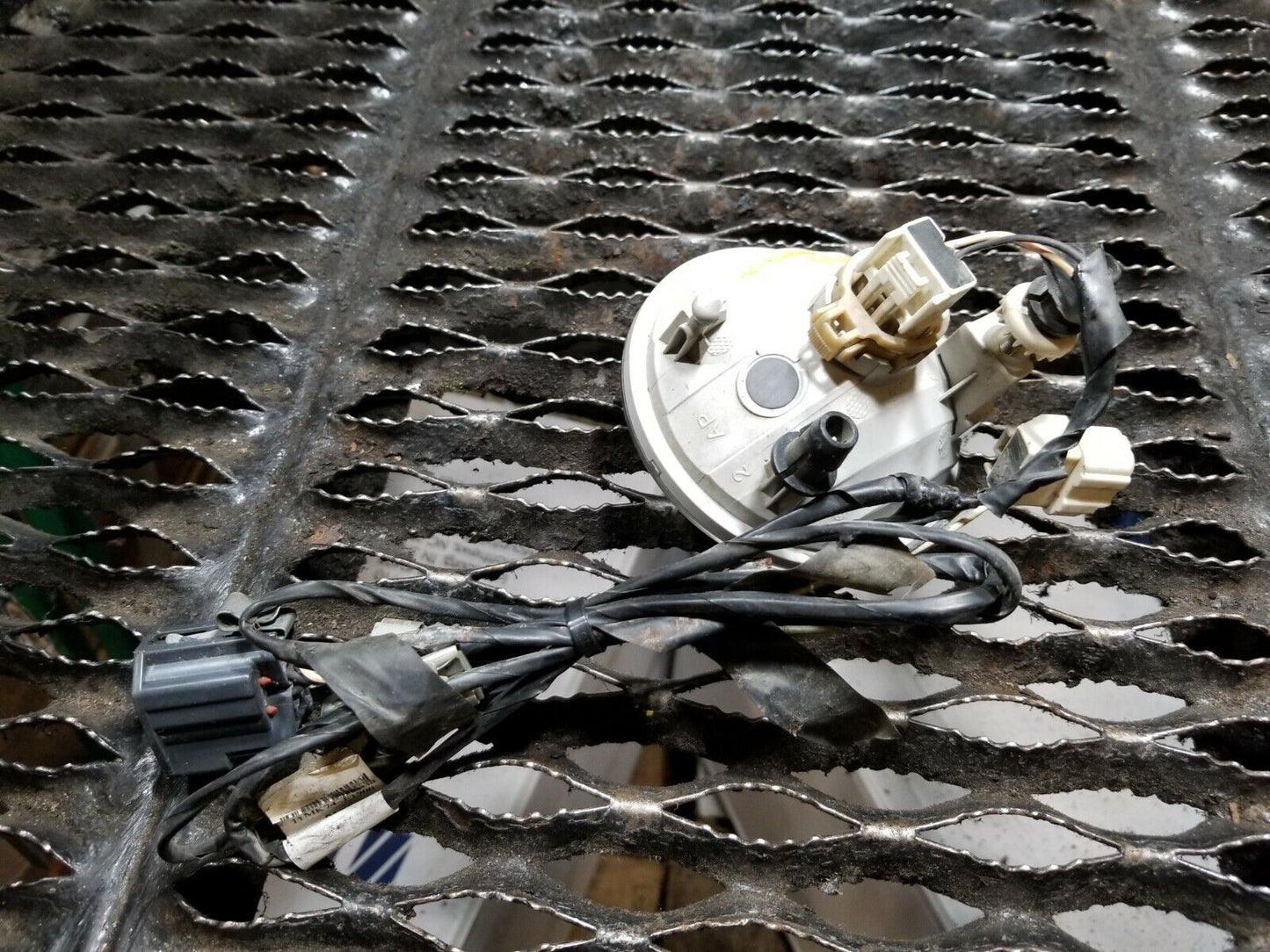 12 13 14 15 16 Jeep Patriot Front Right Pass Side Fog Light Lamp OEM 54k Miles