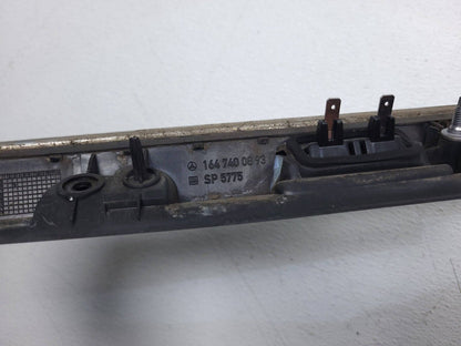 06 07 08 09 10 11 Mercedes Ml500 Rear Trunk Release Handle W/ License Light OEM