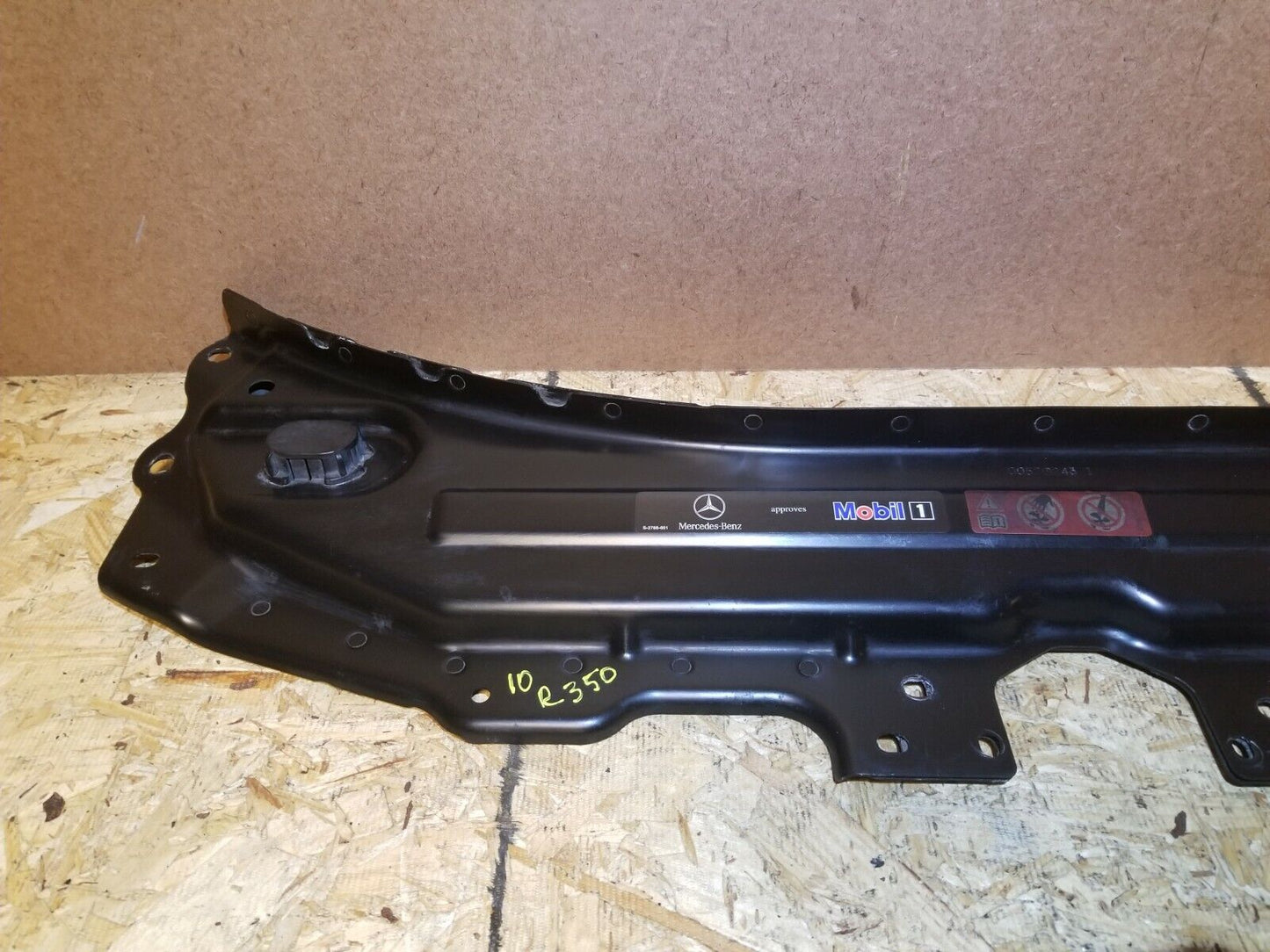 07 08 09 10 Mercedes R350 Front Upper Radiator Bracket Support OEM