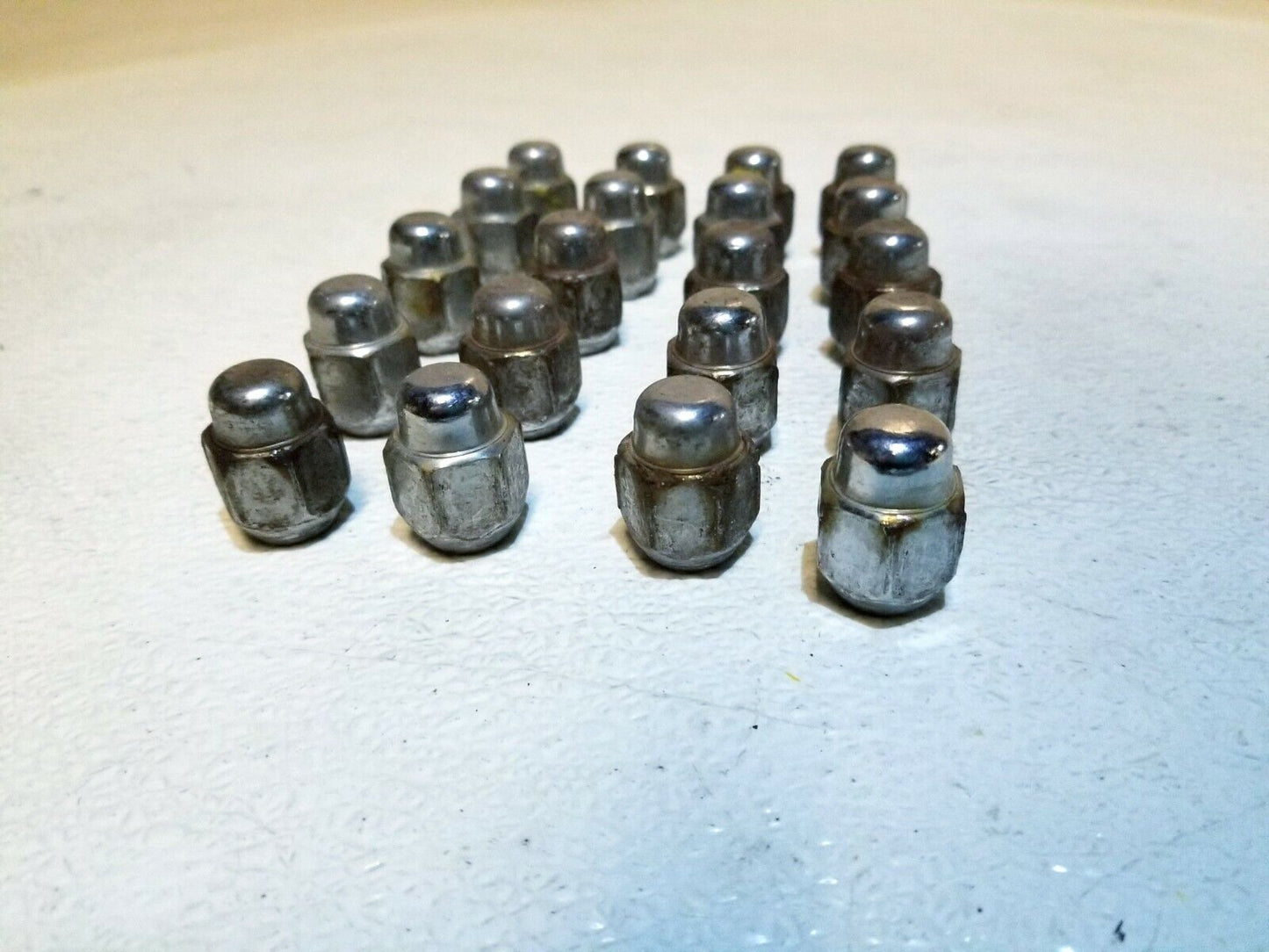 07 08 09 10 11 12 Hyundai Veracruz Wheel Lug Nut 20pcs OEM