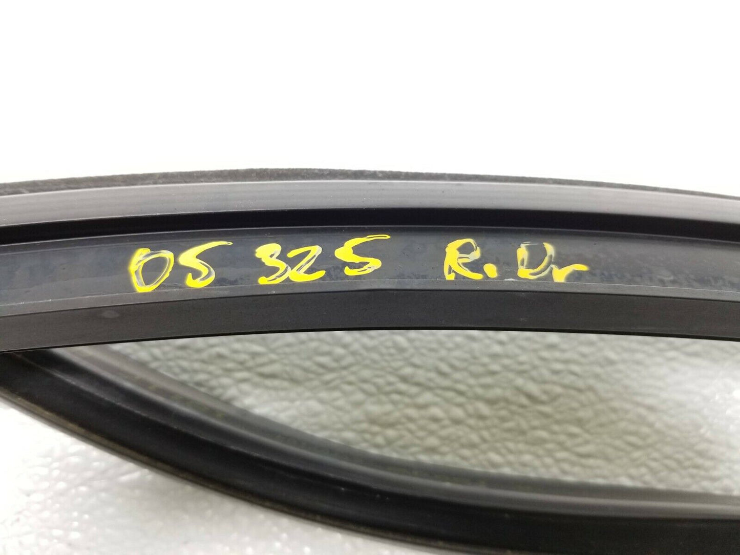 01 02 03 04 05 BMW E46 Sdn Rear Left Driver Door Weatherstrip Seal OEM