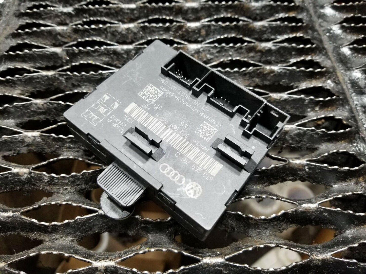 2013 2014 2015 2016 Audi A4 B8 Rear Left Driver Side Door Control Module OEM