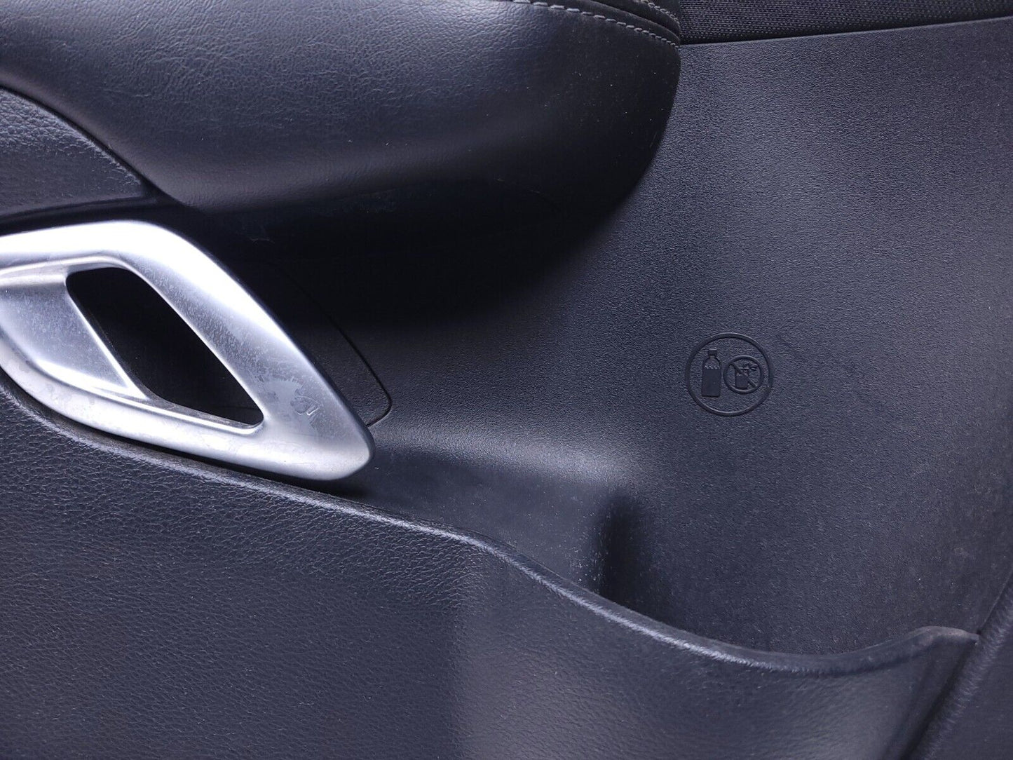 15 - 18 Dodge Challenger Front Door Trim Panel Left Driver Side OEM 87k