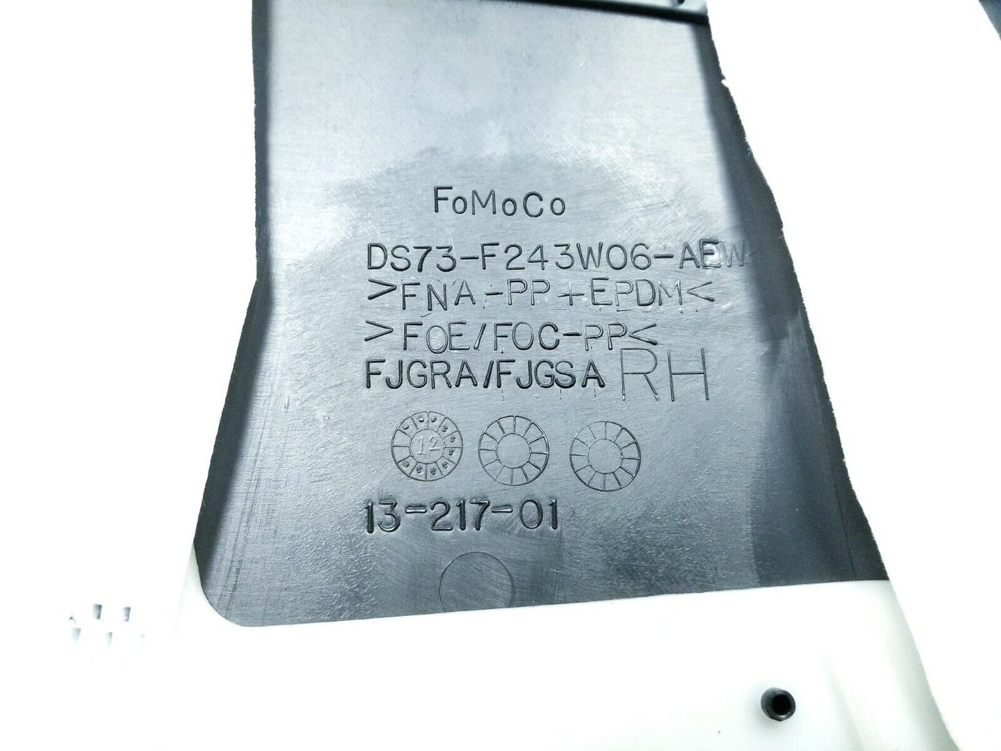 13 14 15 16 Ford Fusion Right Pass Side Center Lower B Pillar Trim Panel OEM