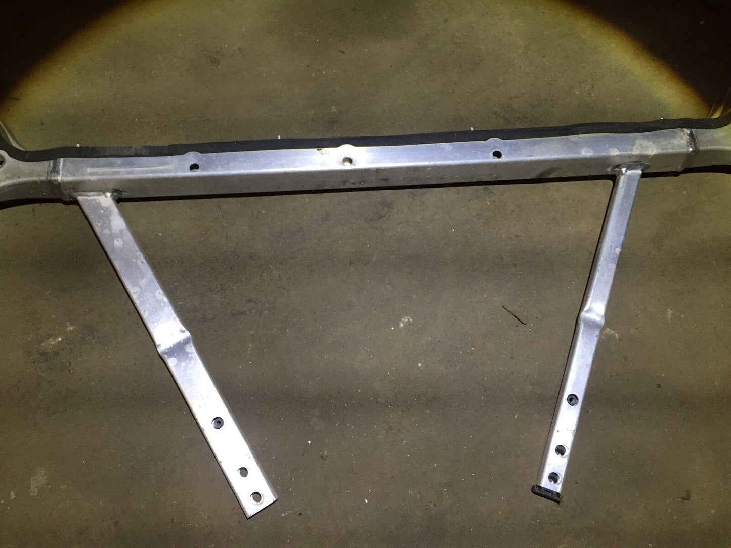 04 05 06 07 08 Audi A8 4.2 Strut Tower Brace Cross Member Bracket OEM