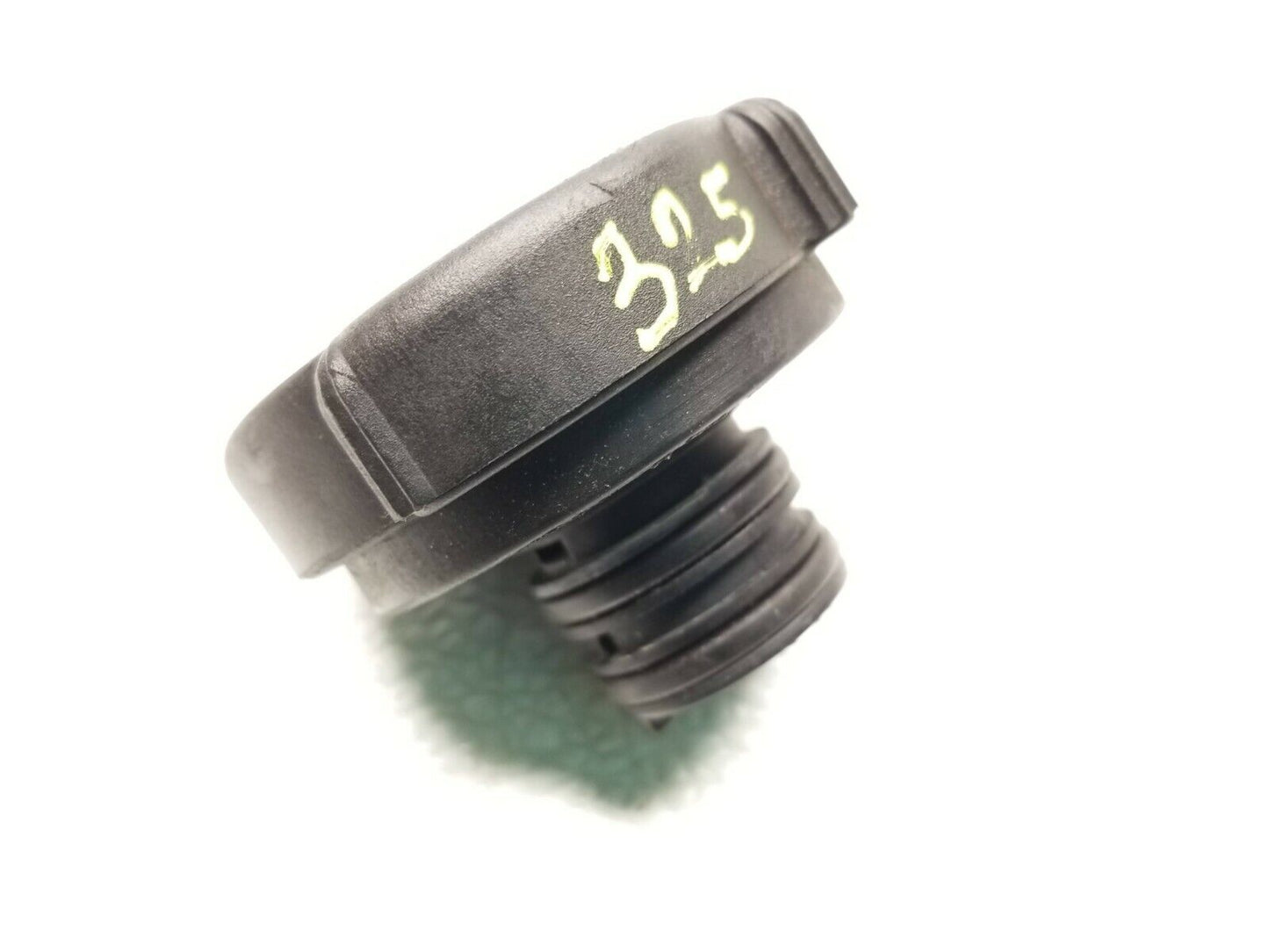 01 02 03 04 05 BMW E46 Radiator Overflow Reservoir Cap OEM 125k Miles
