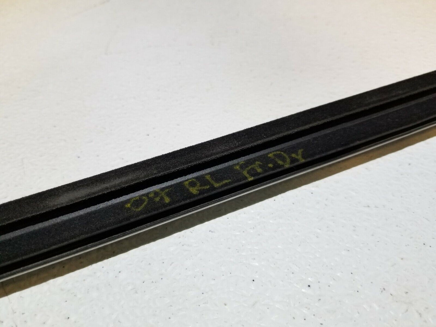 06 07 08 Acura Rl Front Left Driver Door Weatherstrip Belt Seal Molding OEM