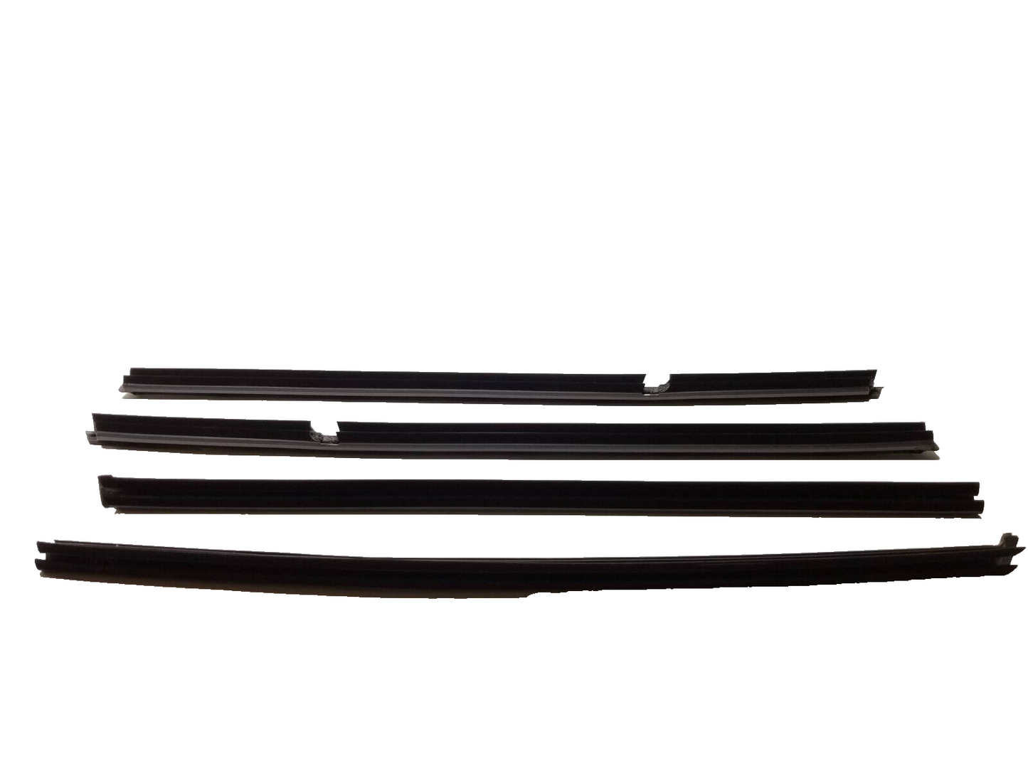 18 19 20 21 Chevrolet Equinox Door Window Weatherstrip Slot Seal 4pcs OEM