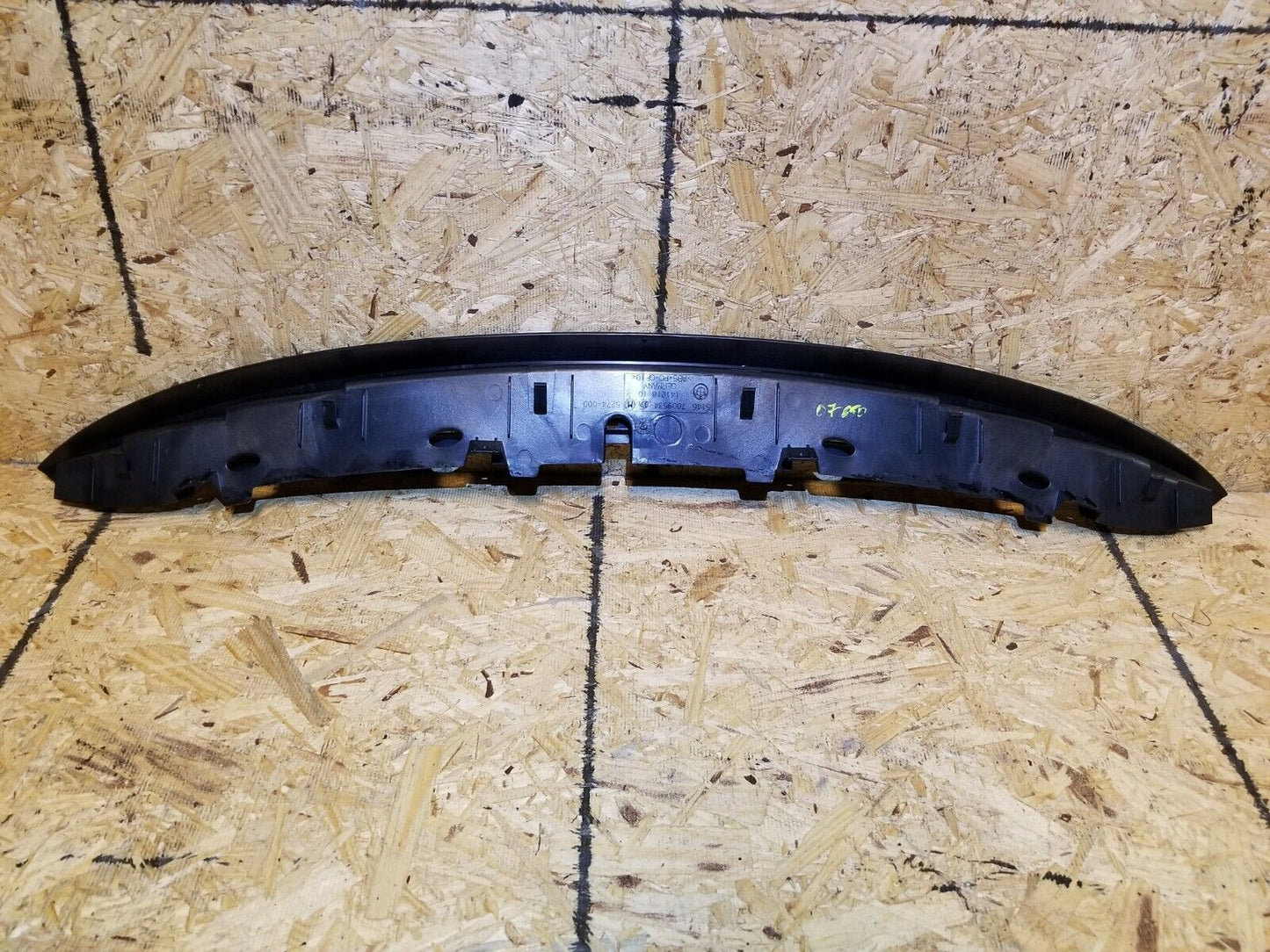 06 07 08 09 10 BMW 650i E63 Rear Back Glass Windshield Trim Vent OEM