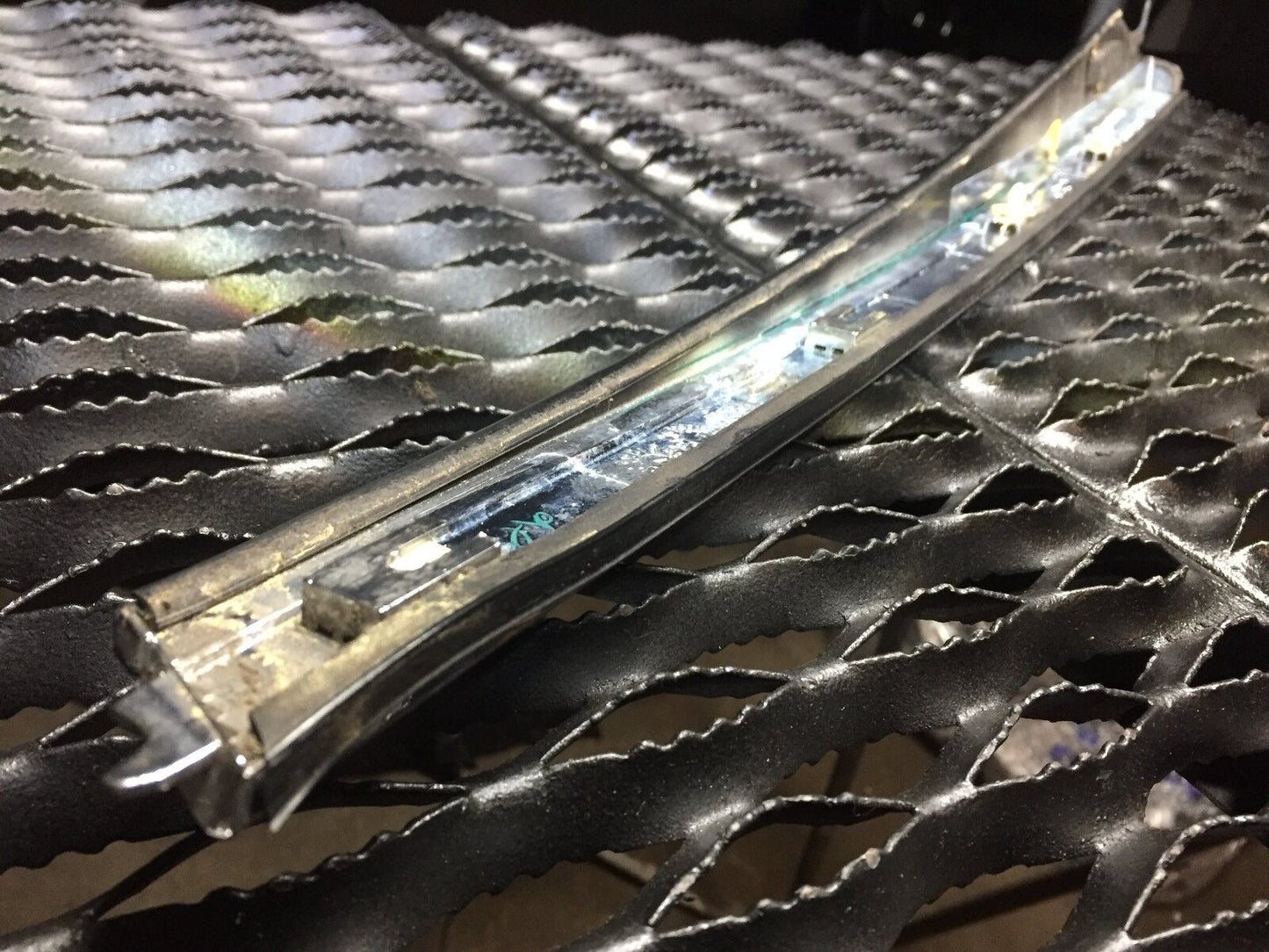 04 05 06 07 08 Maxima Right Pass Side Rear Back Quarter Panel Trim Molding OEM