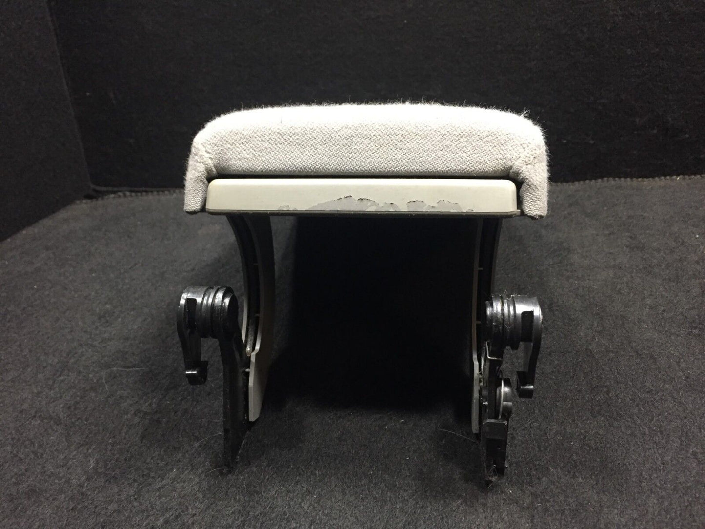 2002 2003 2004 Volkswagen Passat Center Console Storage Lid Armrest OEM D23