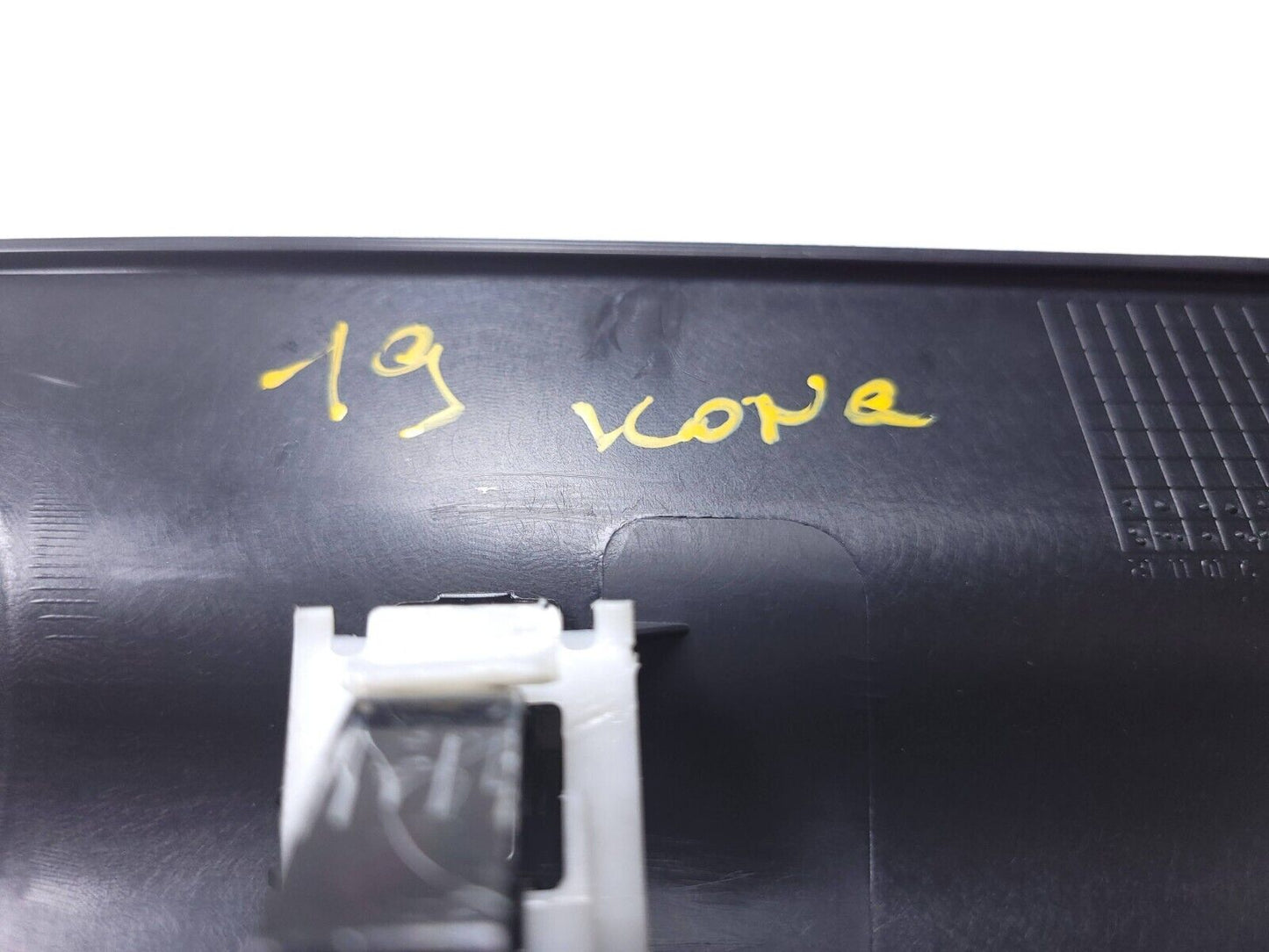 18-21 Hyundai Kona Rear Seat Center Arm Rest Board Cover Panel 89931j9100  OEM