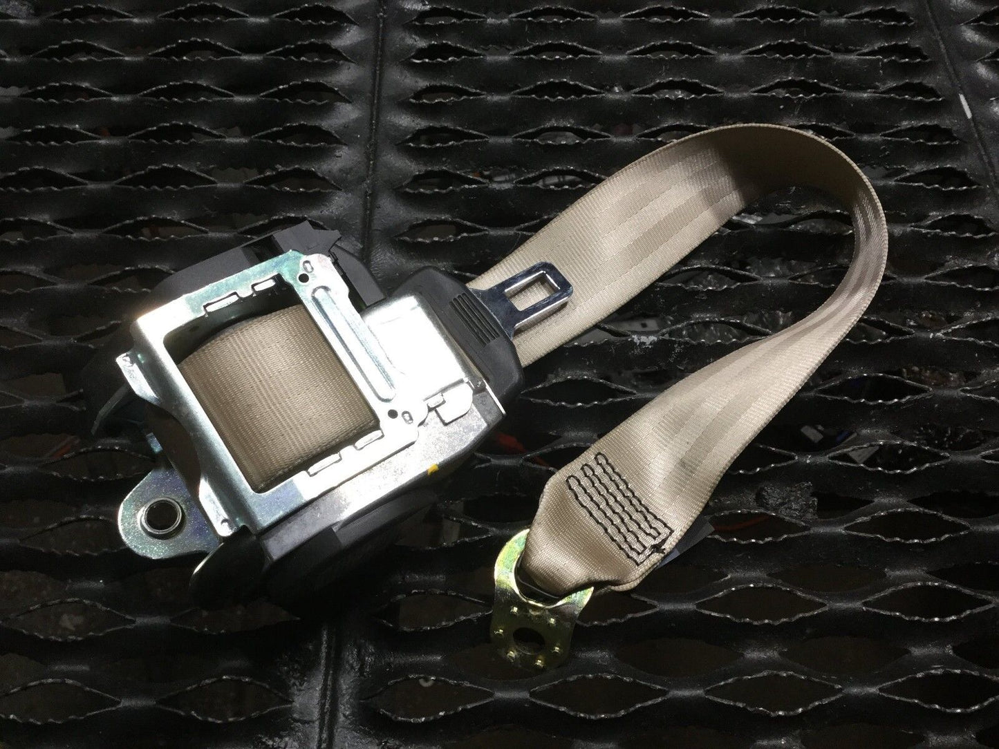 03 04 05 06 Audi A4 B6 - Rear Right Seat Belt Retractor OEM