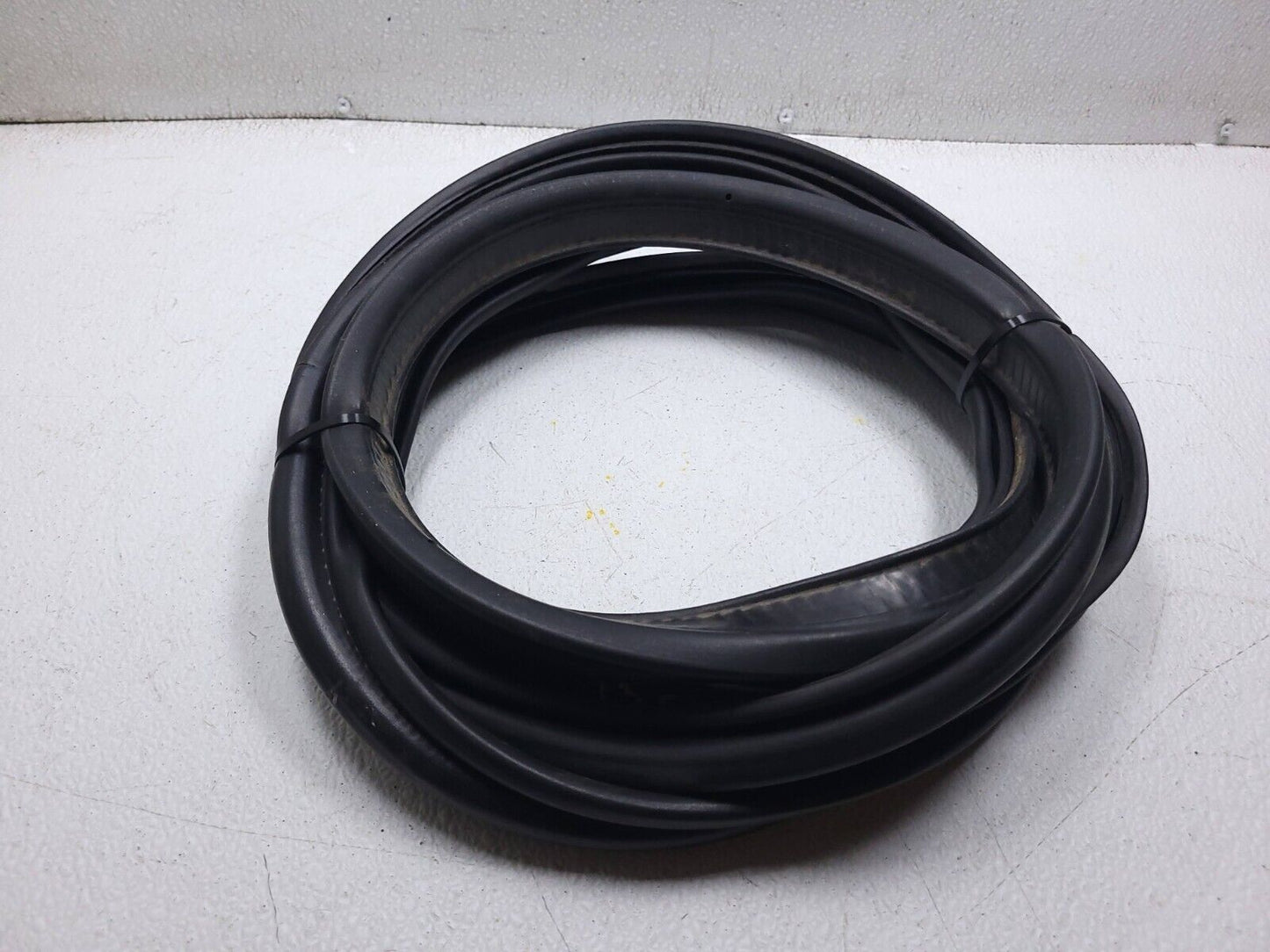 13 14 15 16 Audi A4 S4 Trunk Weatherstrip Seal OEM