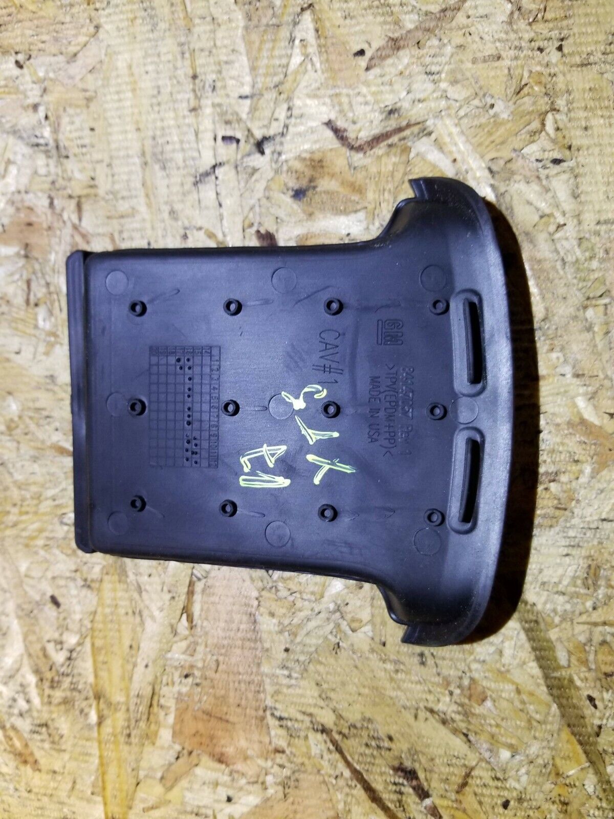 17 18 19 20 Cadillac Xt5 Storage Compartment Mat 84147057 OEM 34k