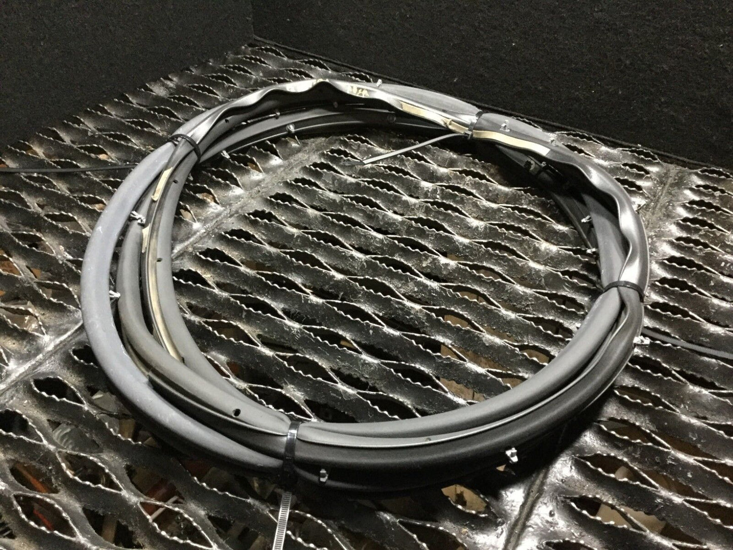 15 16 17 Jeep Renegade Rear Driver Door Weatherstrip Seal OEM 7k Miles