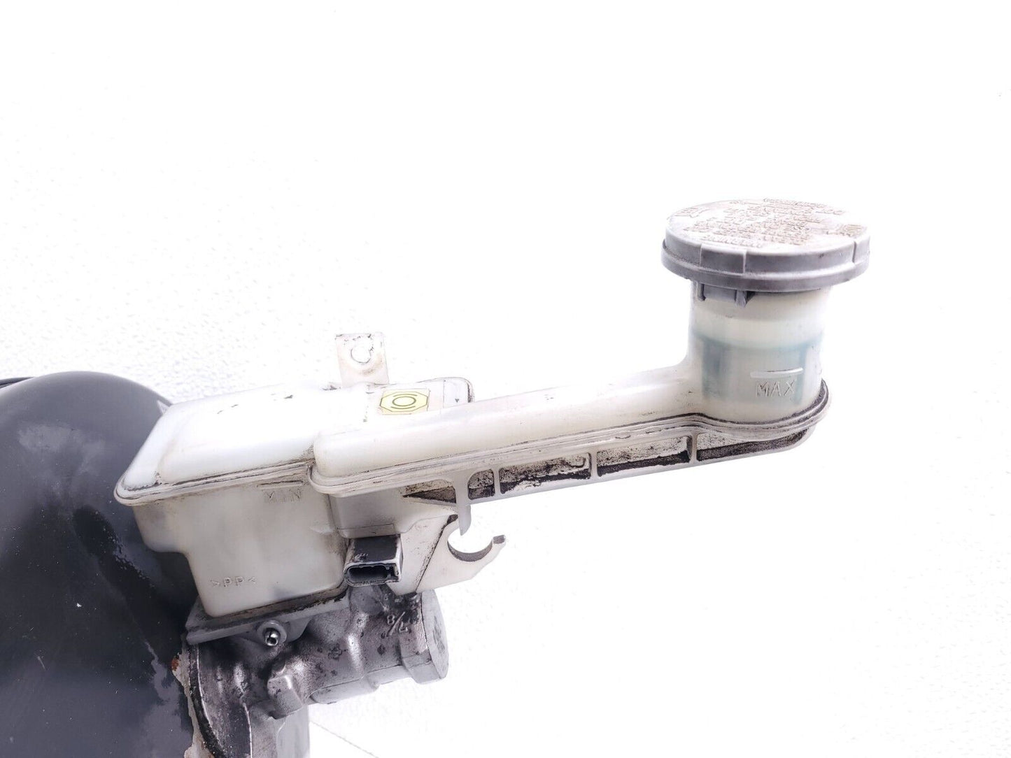 2007 - 2013 Suzuki SX4 Power Brake Booster W/ Master Cylinder OEM