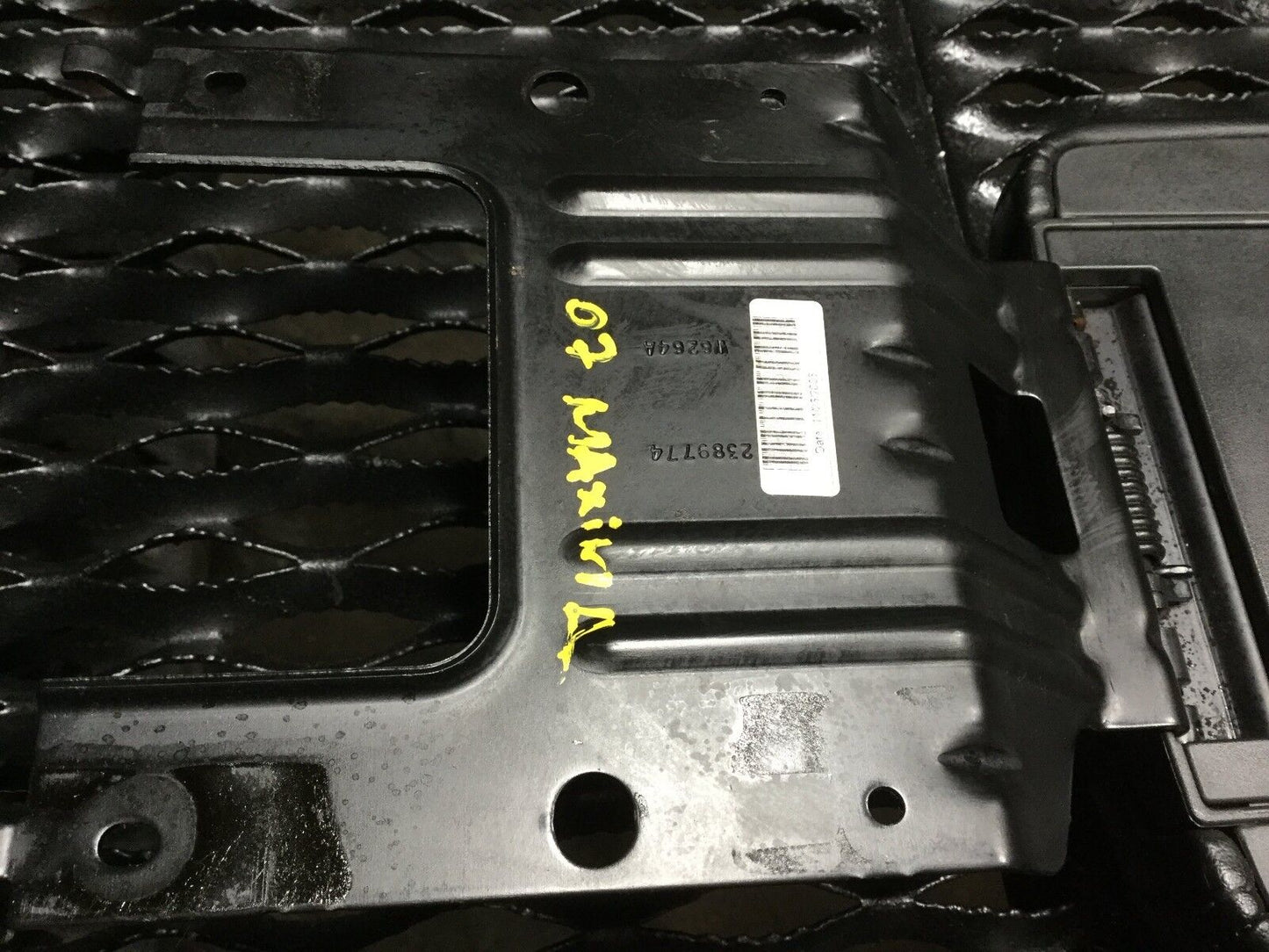 2006 2007 2008 Nissan Maxima Armrest Arm Rest Center Console OEM