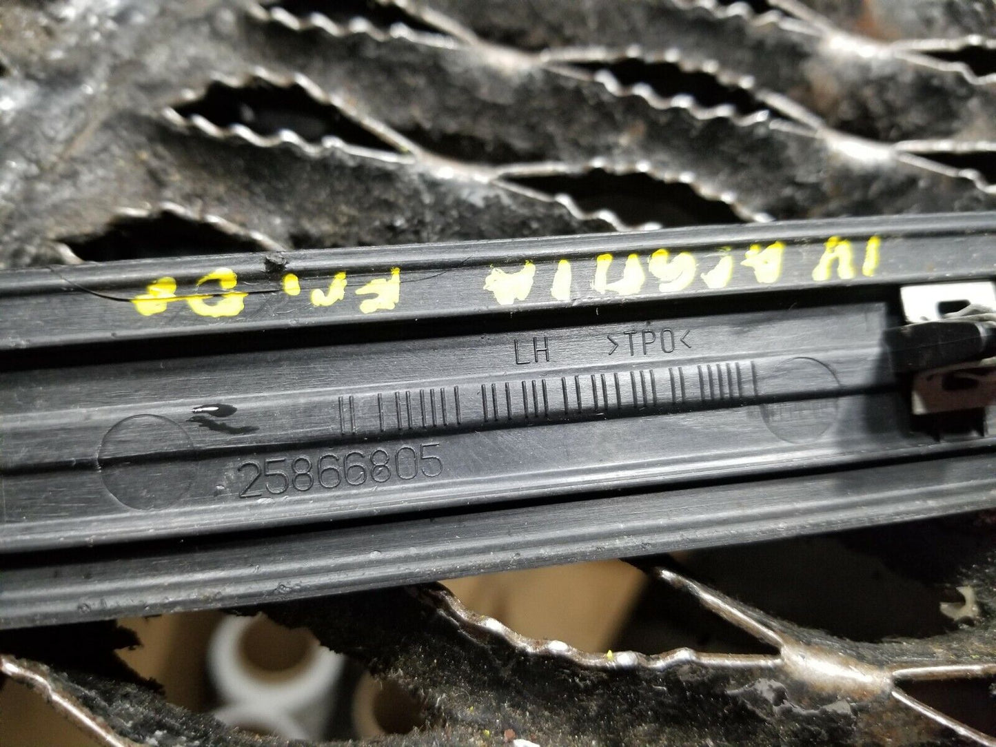 13 14 15 GMC Acadia Front Driver Left Door Sill Scuff Plate Trim OEM