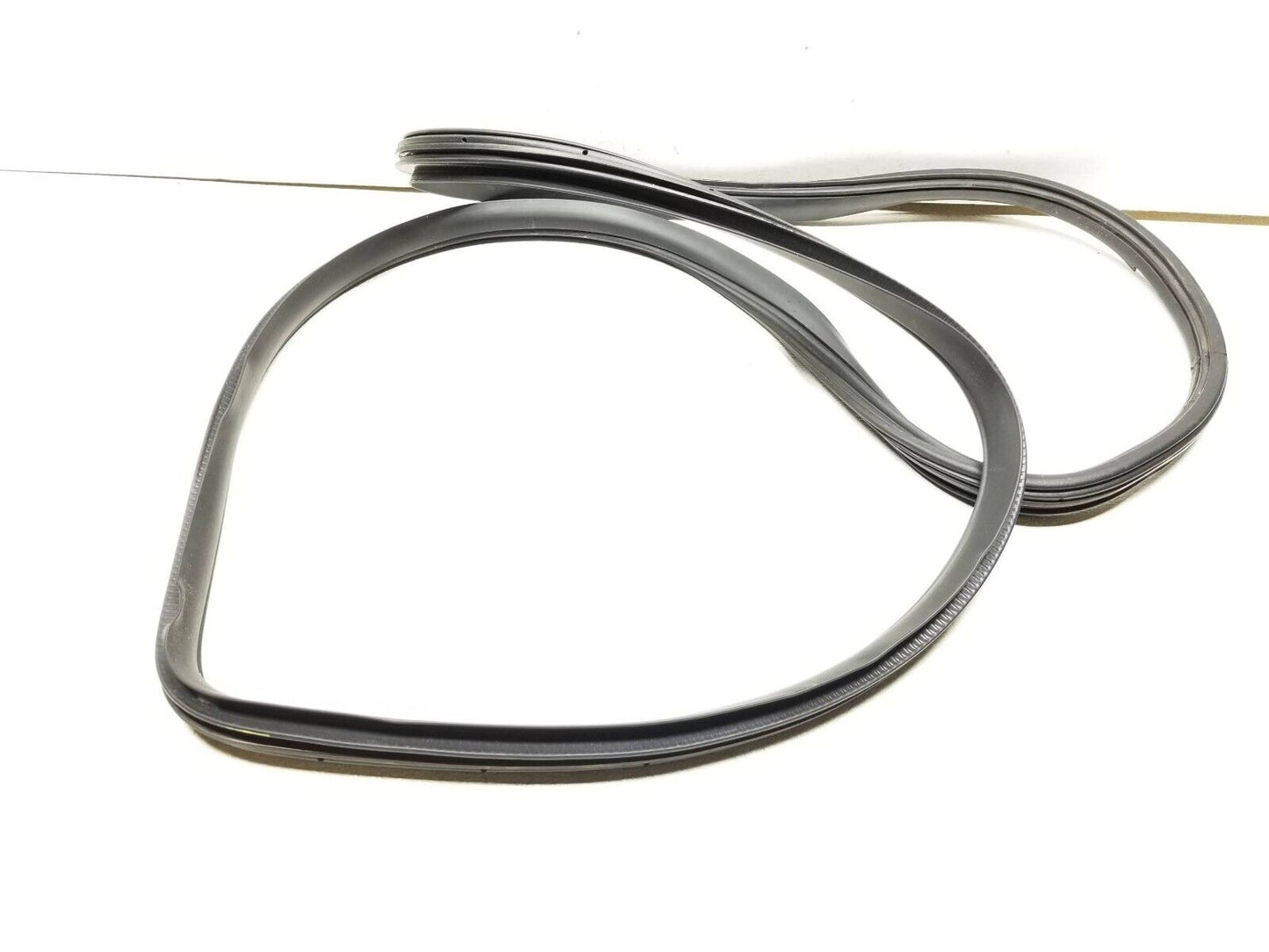 2007 - 2014 Lincoln Navigator Rear Left Dr Side Door Weather Strip Seal OEM